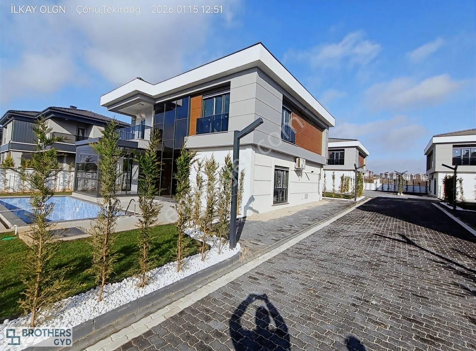 Brothersdan Önerlerde 560m2 Arsa Paylı Müstakil Havuzlu Villa - Görsel 20