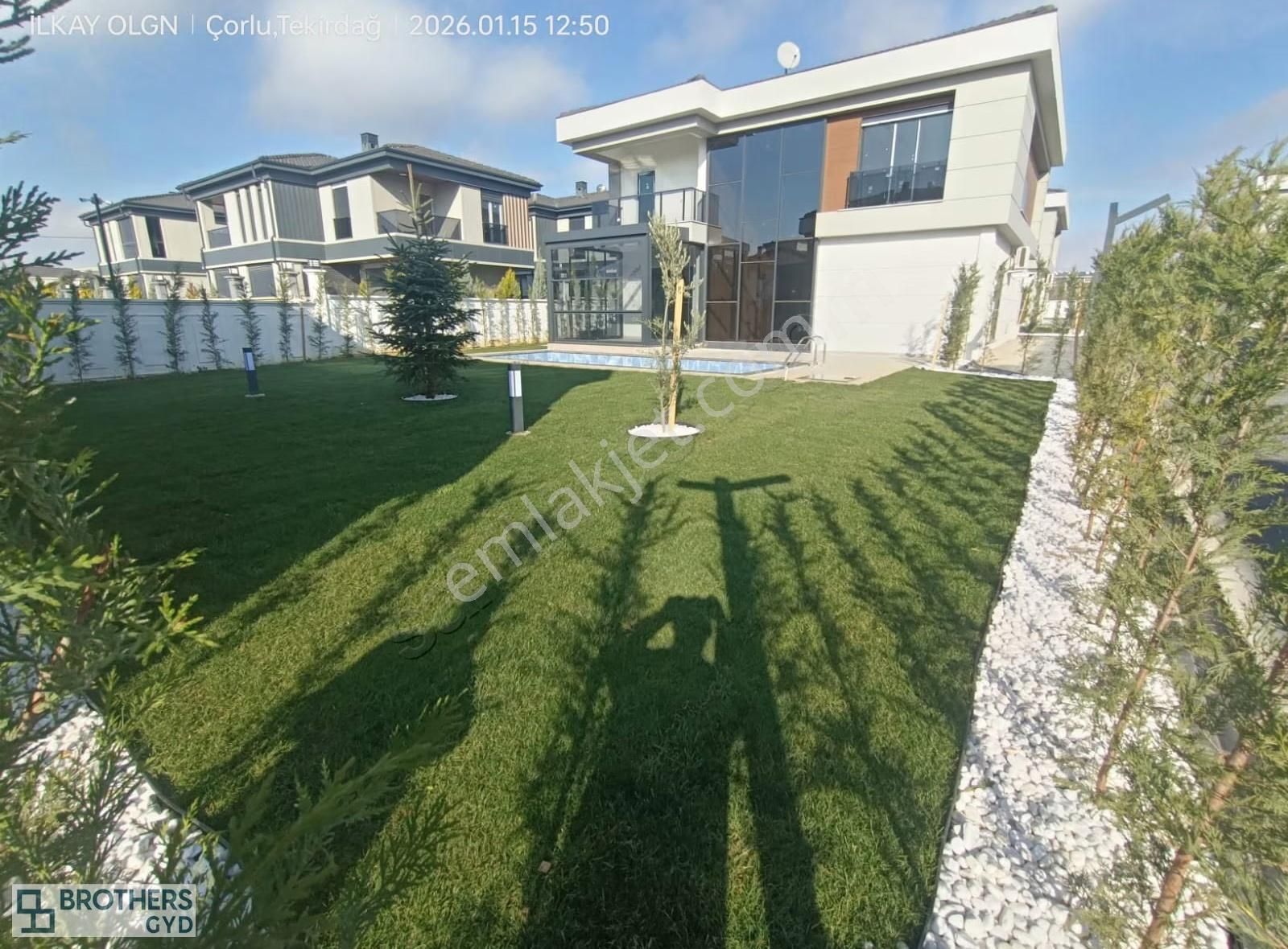 Brothersdan Önerlerde 560m2 Arsa Paylı Müstakil Havuzlu Villa - Görsel 24