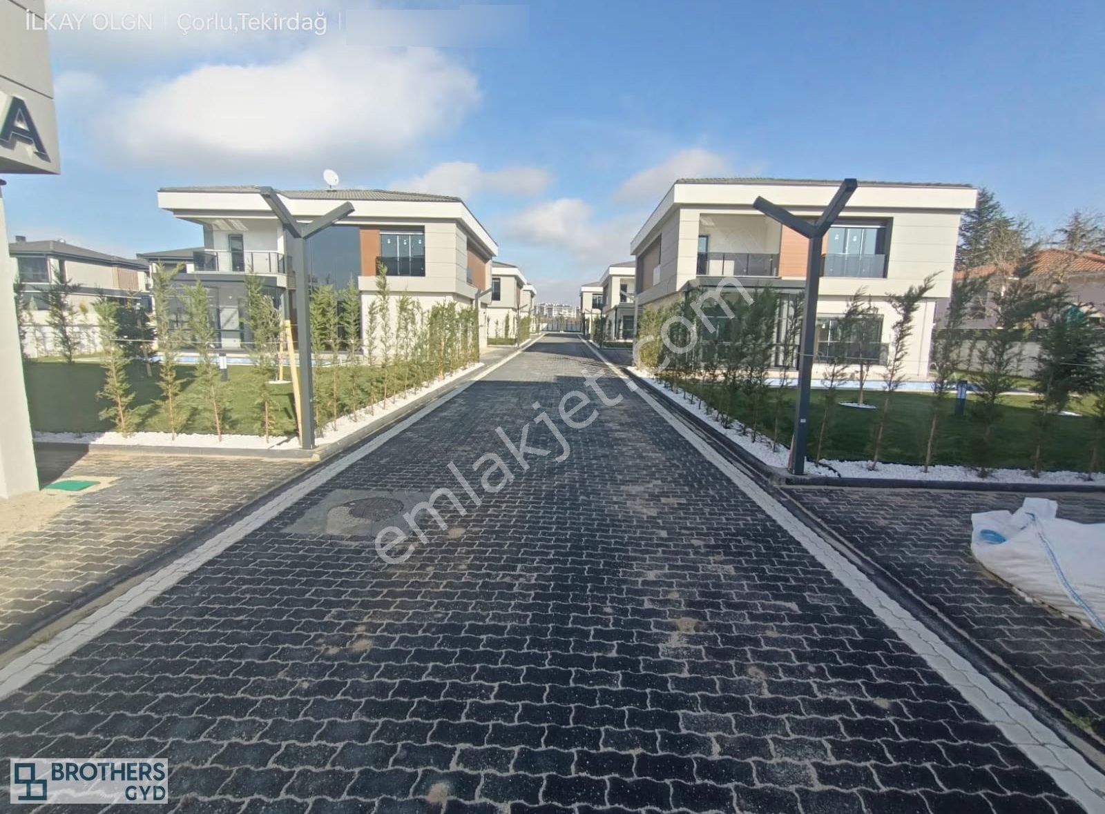 Brothersdan Önerlerde 560m2 Arsa Paylı Müstakil Havuzlu Villa - Görsel 22