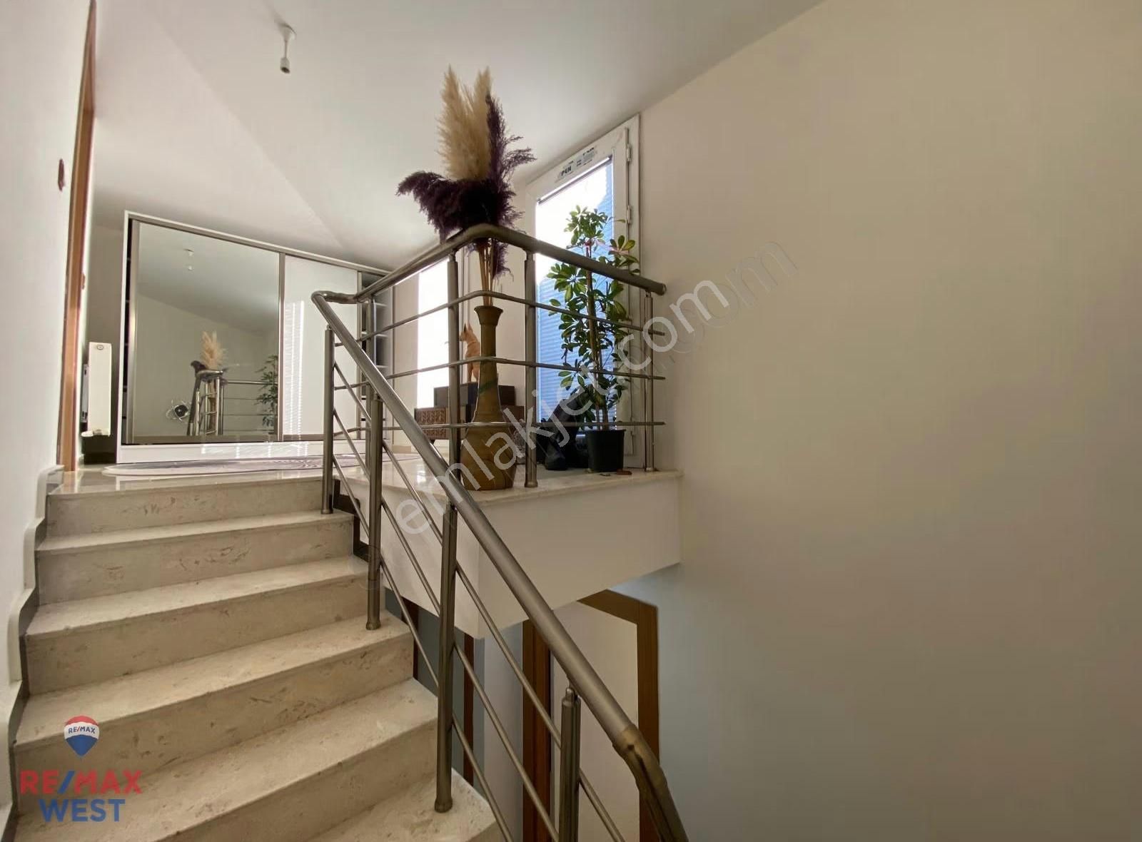 Bayraklı Emek Mahallesi Satılık Geniş Teraslı 4+1 Dubleks Daire - Görsel 11