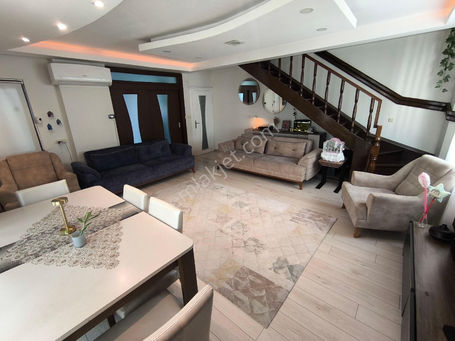 Cağaloğlu Cadde Cepheli Deniz Manzaralı Harika Konumda