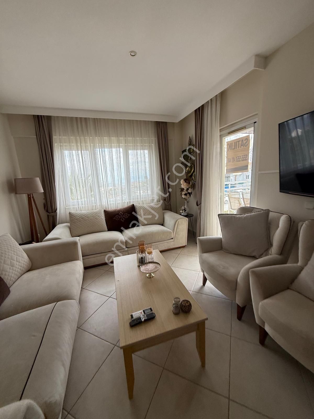 Havuzlu Sitede Eşyalı Yazlık - Görsel 18