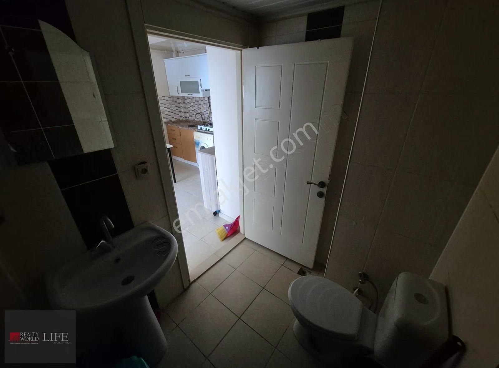 Rw Lıfe // Sütlüce Gülün Sokak Üzerinde Kiralık Eşyalı 1+1 Daire - Görsel 29