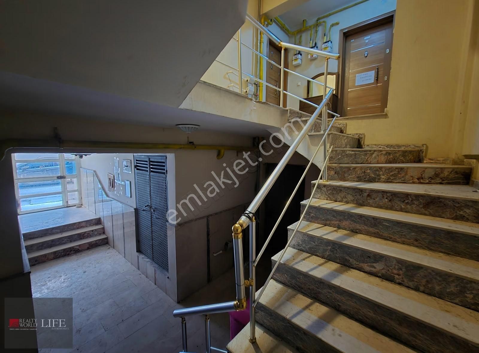 Rw Lıfe // Sütlüce Gülün Sokak Üzerinde Kiralık Eşyalı 1+1 Daire - Görsel 21