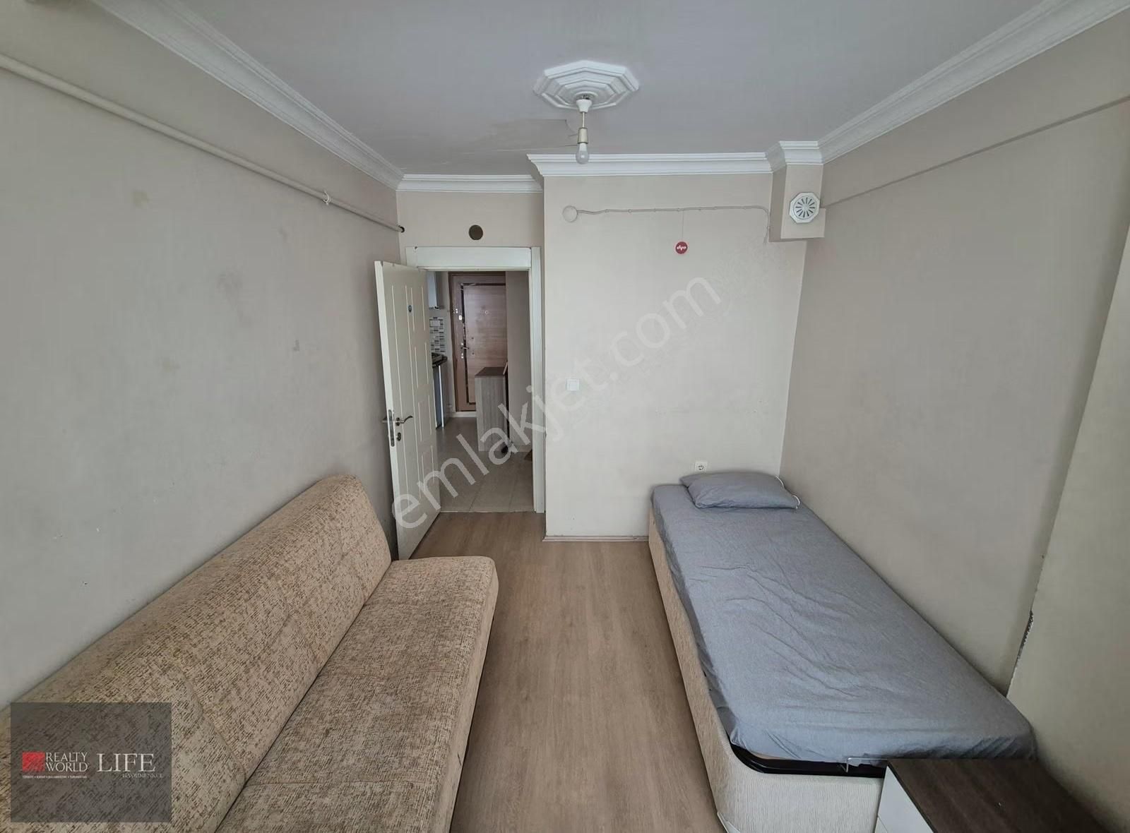 Rw Lıfe // Sütlüce Gülün Sokak Üzerinde Kiralık Eşyalı 1+1 Daire - Görsel 3