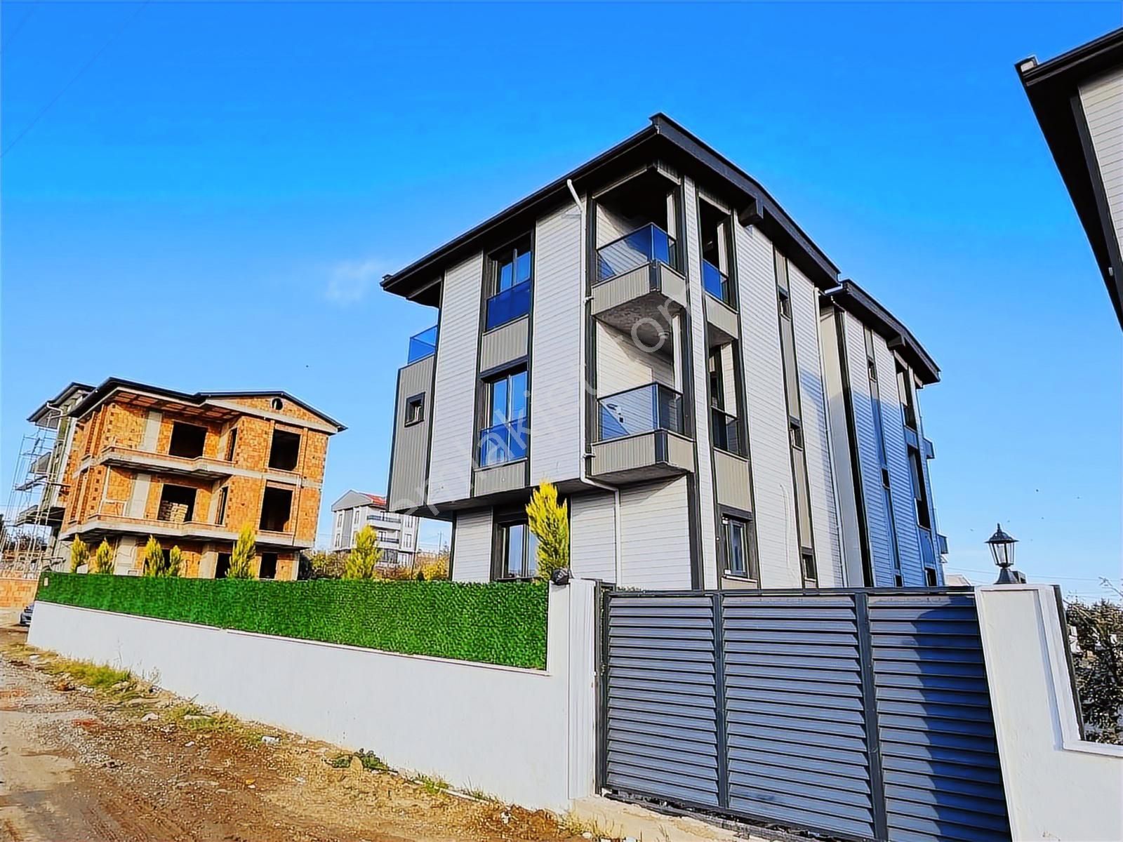 Kartallar'dan Yüksek Kredili,masrafsız, Bahçeli Yazlık Villa.