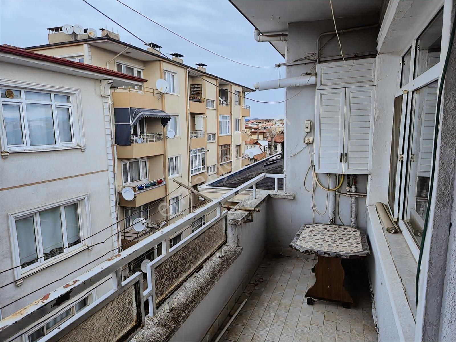 Realty World Adapazarı Akıncılar 120m2 3 Balkonlu Depolu Boş 3+1 - Görsel 10