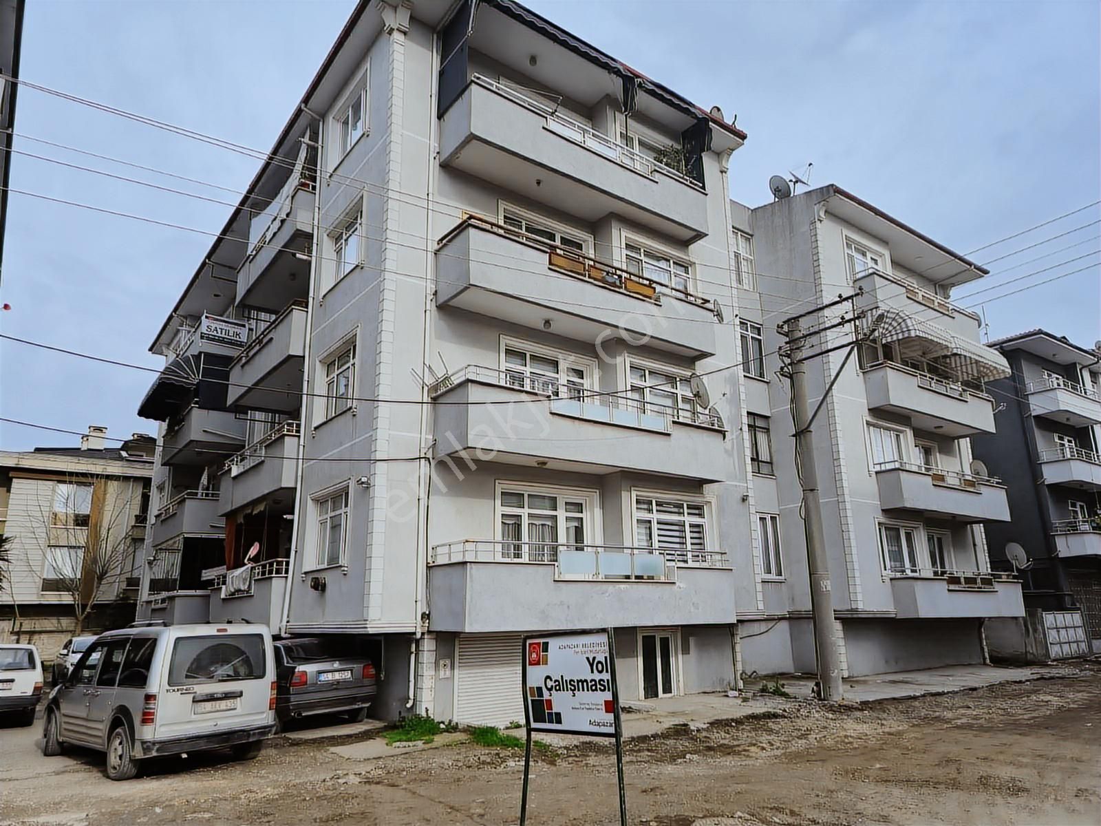 Realty World Adapazarı Akıncılar 120m2 3 Balkonlu Depolu Boş 3+1 - Görsel 4