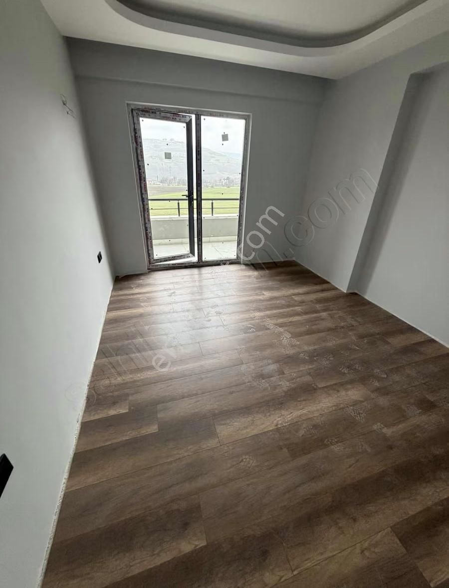 Alanlı'da Site İçerisinde Fırsat Geniş 2+1 Daireler - Görsel 3