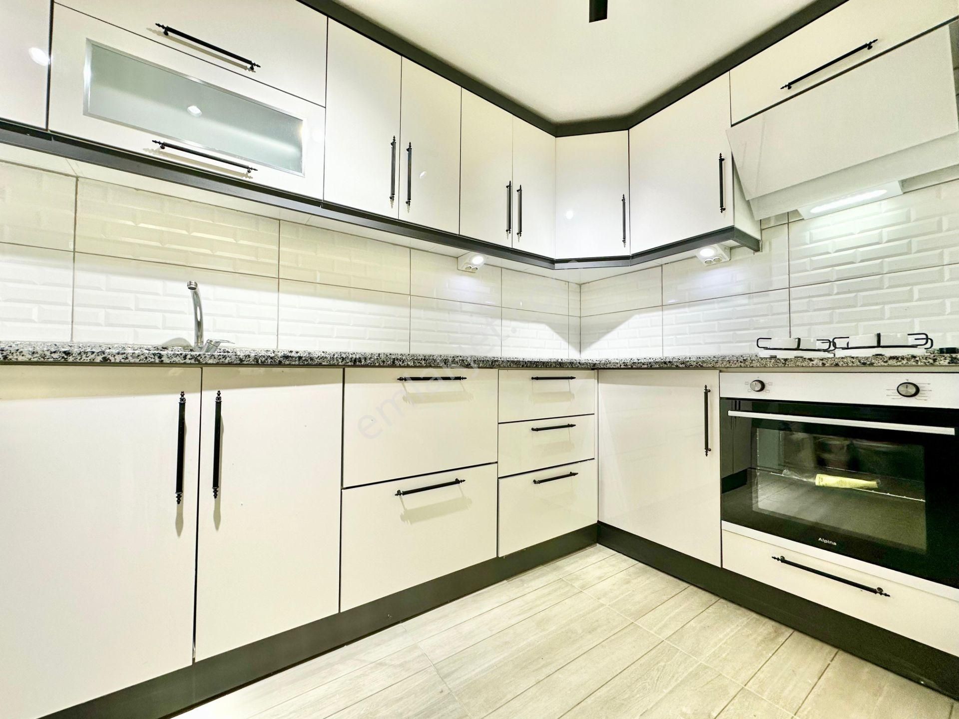 ꧁akçay Ay Emlaktan꧂ Denize Sadece 100 M Müstakil Tadında Bahçe Kullanımlı Satılık 2+1 Daire - Görsel 2