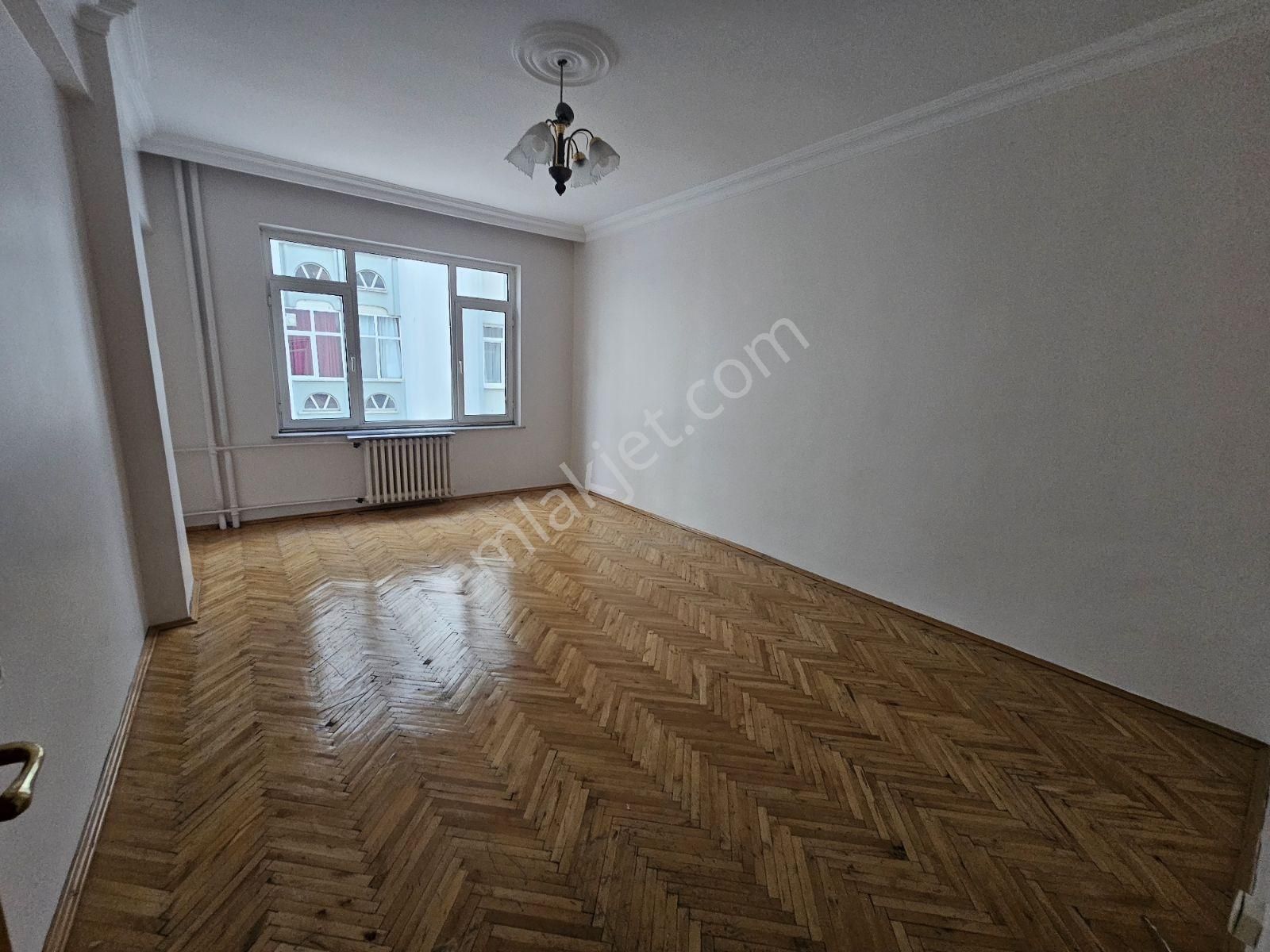 Metin Gönülalan'dan Yaka Meramda 4+1 Kiralık Geniş Daire - Görsel 9