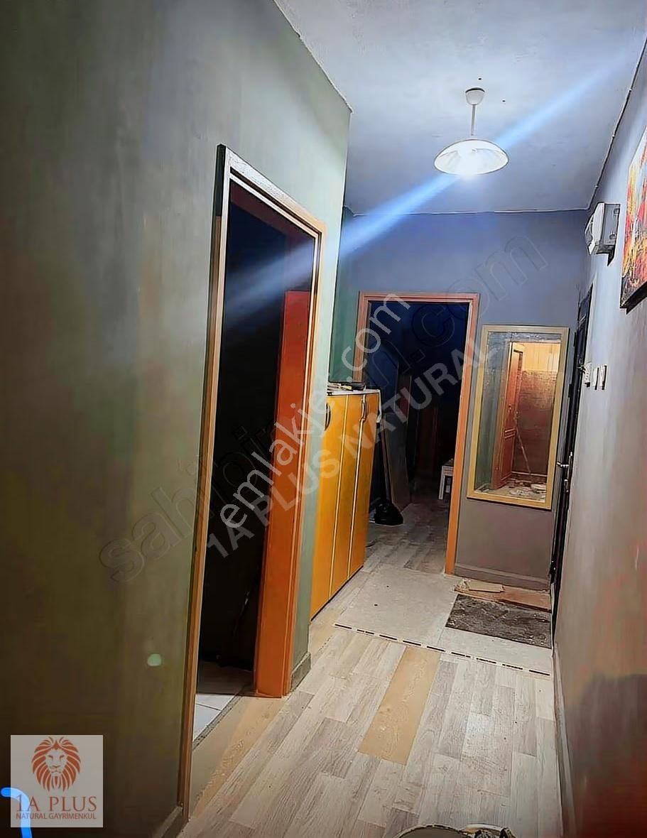 Denize Çok Yakın Tadilatlı 3+1 120m2 Satılık Daire - Görsel 8