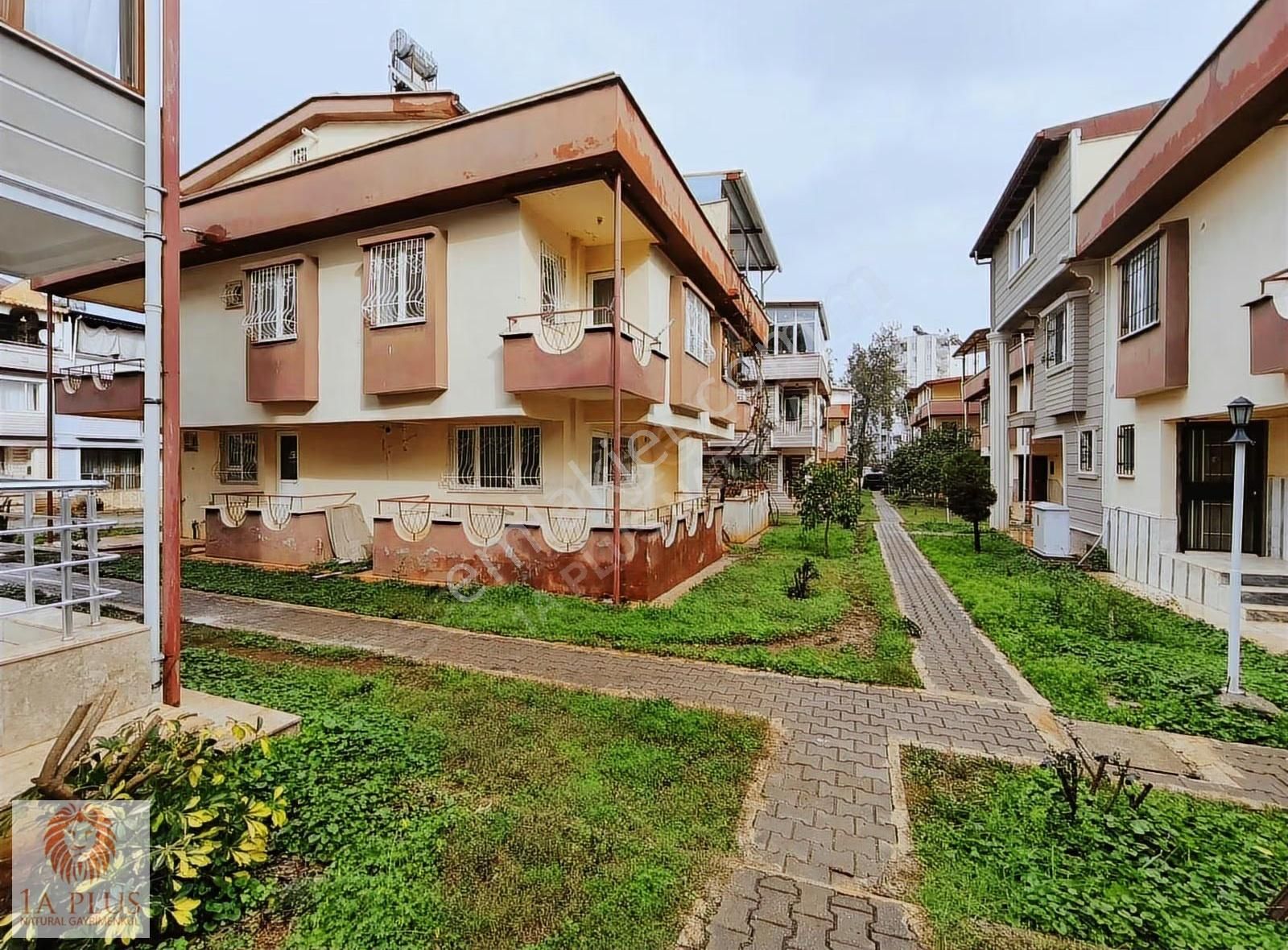 Antalya'da Şehrin İçinde 4+1 280 M2 Müstakil Tadında Triplex