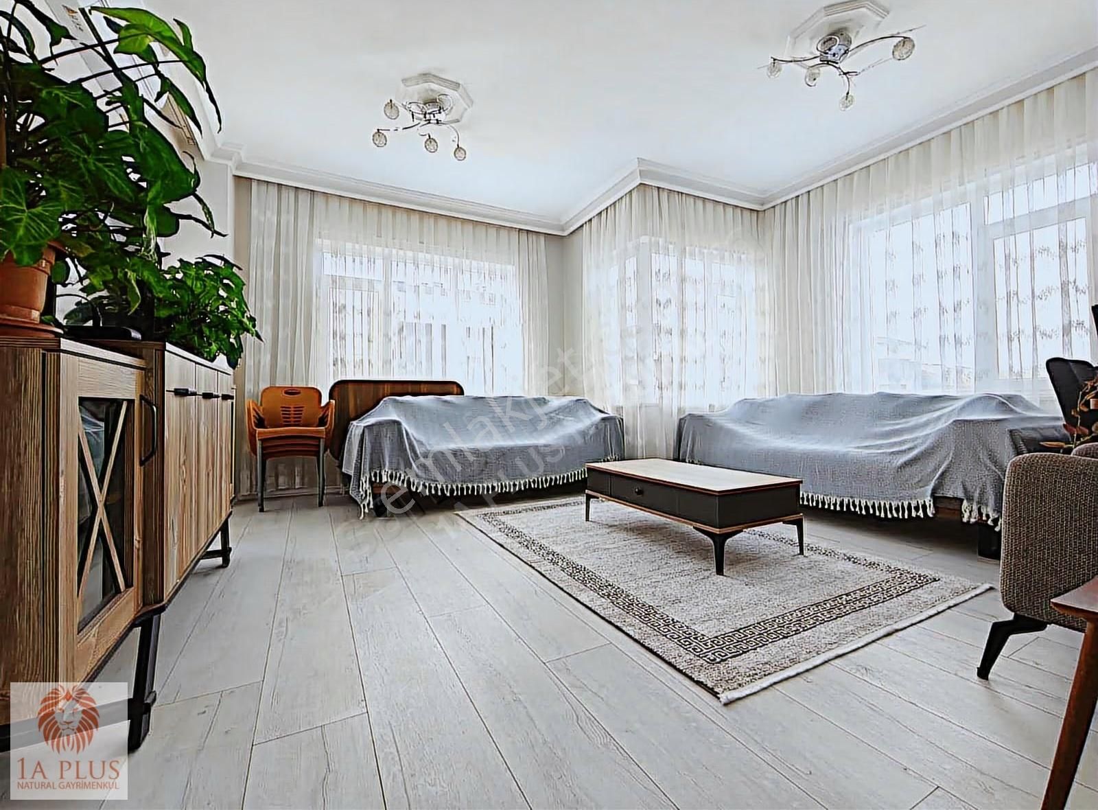 Çankaya'da 3+1 135 M2 Ara Kat Şehir Hastanesi Yakını Asansörlü