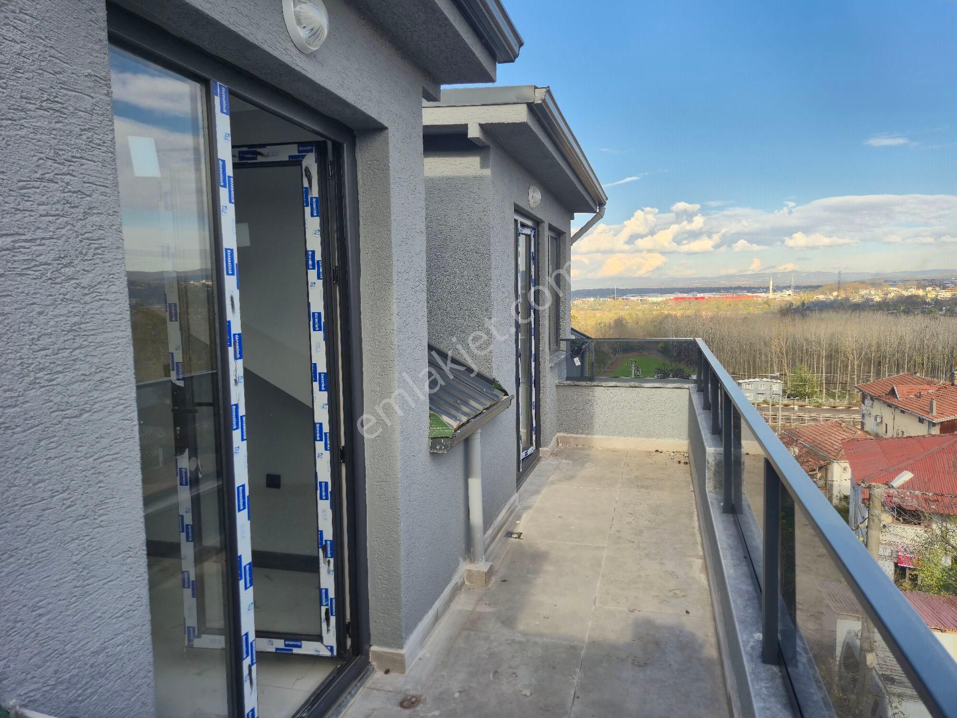 Realty World'dan Kartepe Derbent'te 140m2 Manzaralı Sıfır Boş Dubleks 4+1 - Görsel 18
