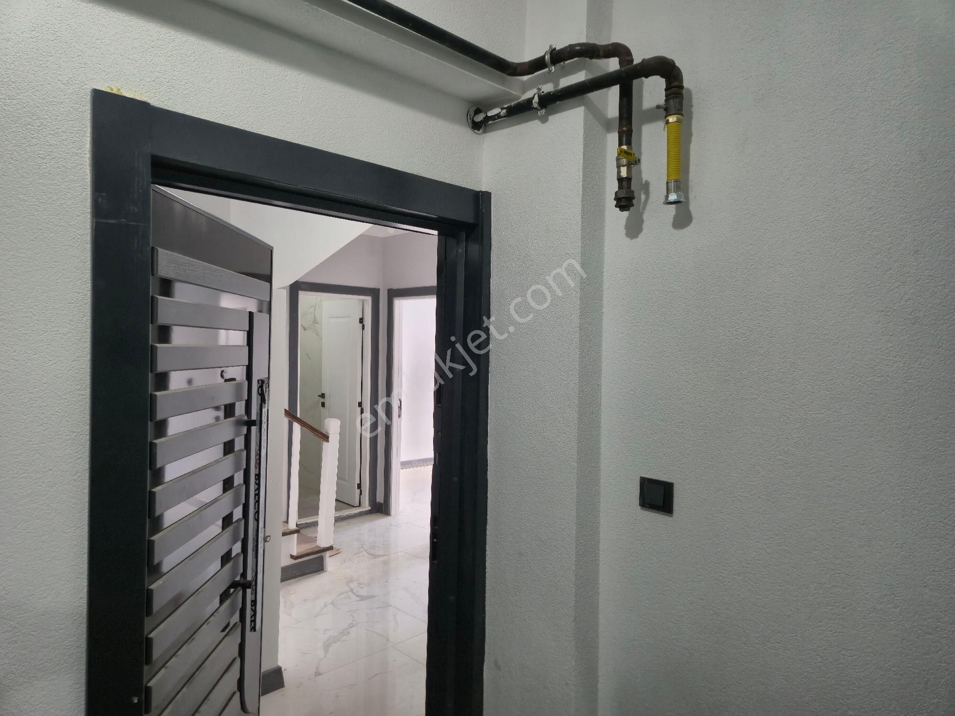 Realty World'dan Kartepe Derbent'te 140m2 Manzaralı Sıfır Boş Dubleks 4+1 - Görsel 7