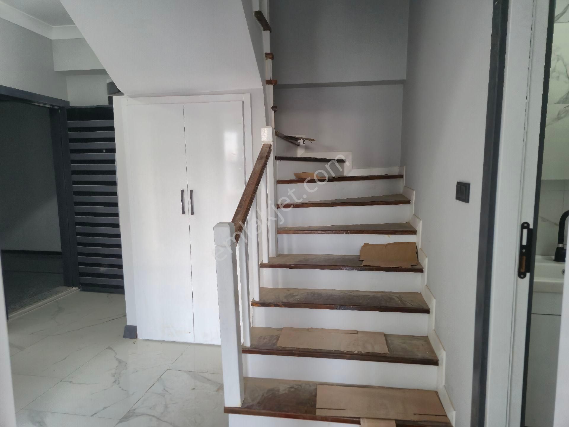 Realty World'dan Kartepe Derbent'te 140m2 Manzaralı Sıfır Boş Dubleks 4+1 - Görsel 15