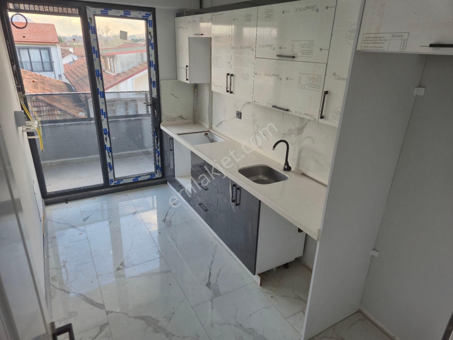 Realty World'dan Kartepe Derbent'te 140m2 Manzaralı Sıfır Boş Dubleks 4+1 - Görsel 12