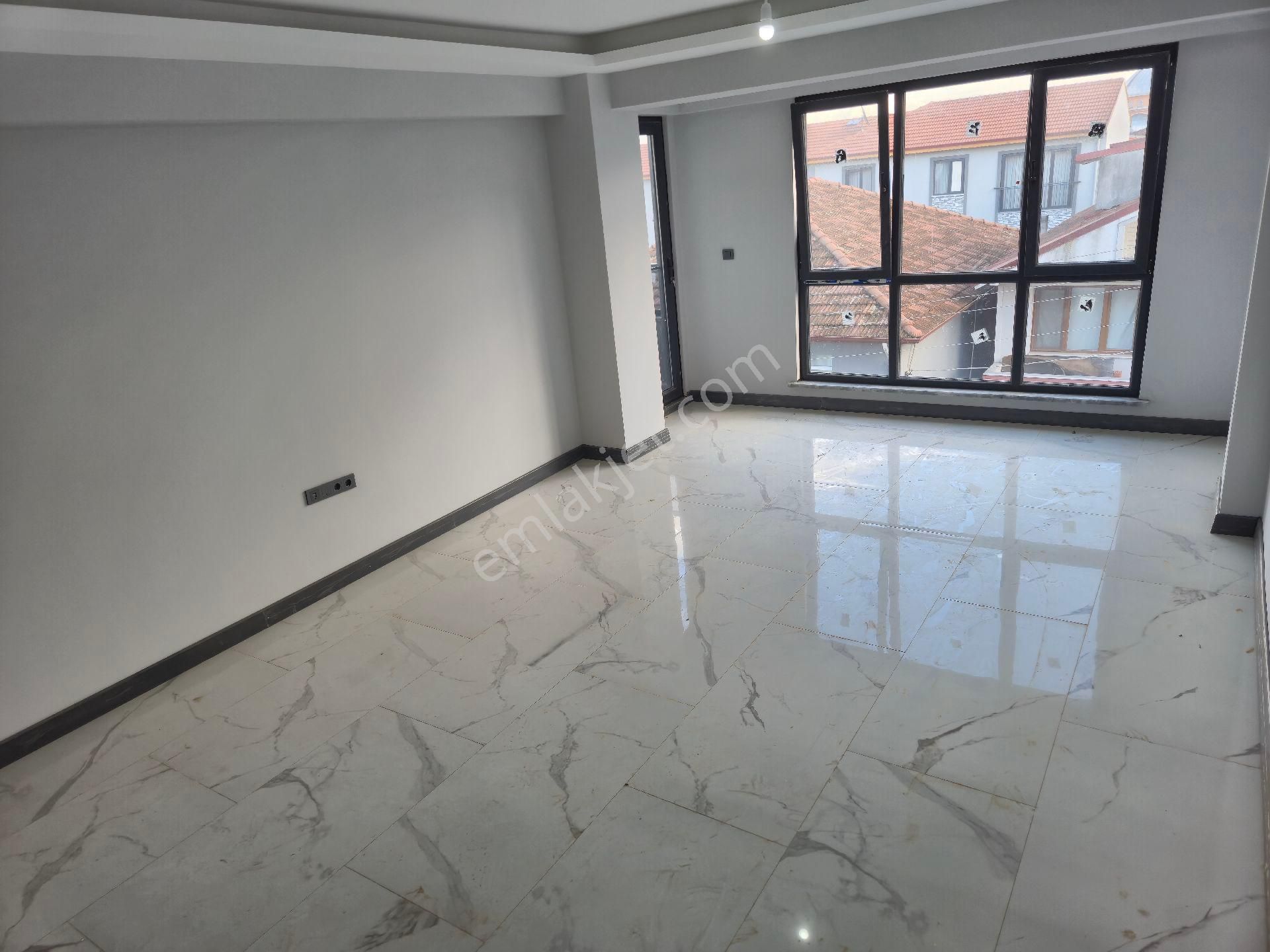 Realty World'dan Kartepe Derbent'te 140m2 Manzaralı Sıfır Boş Dubleks 4+1 - Görsel 9