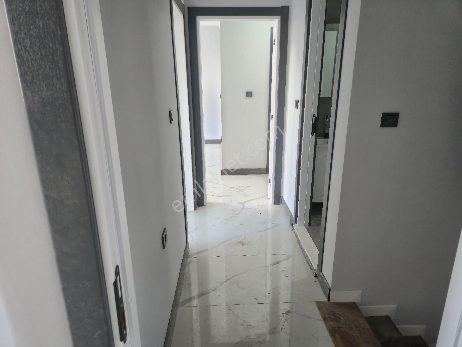 Realty World'dan Kartepe Derbent'te 140m2 Manzaralı Sıfır Boş Dubleks 4+1 - Görsel 16