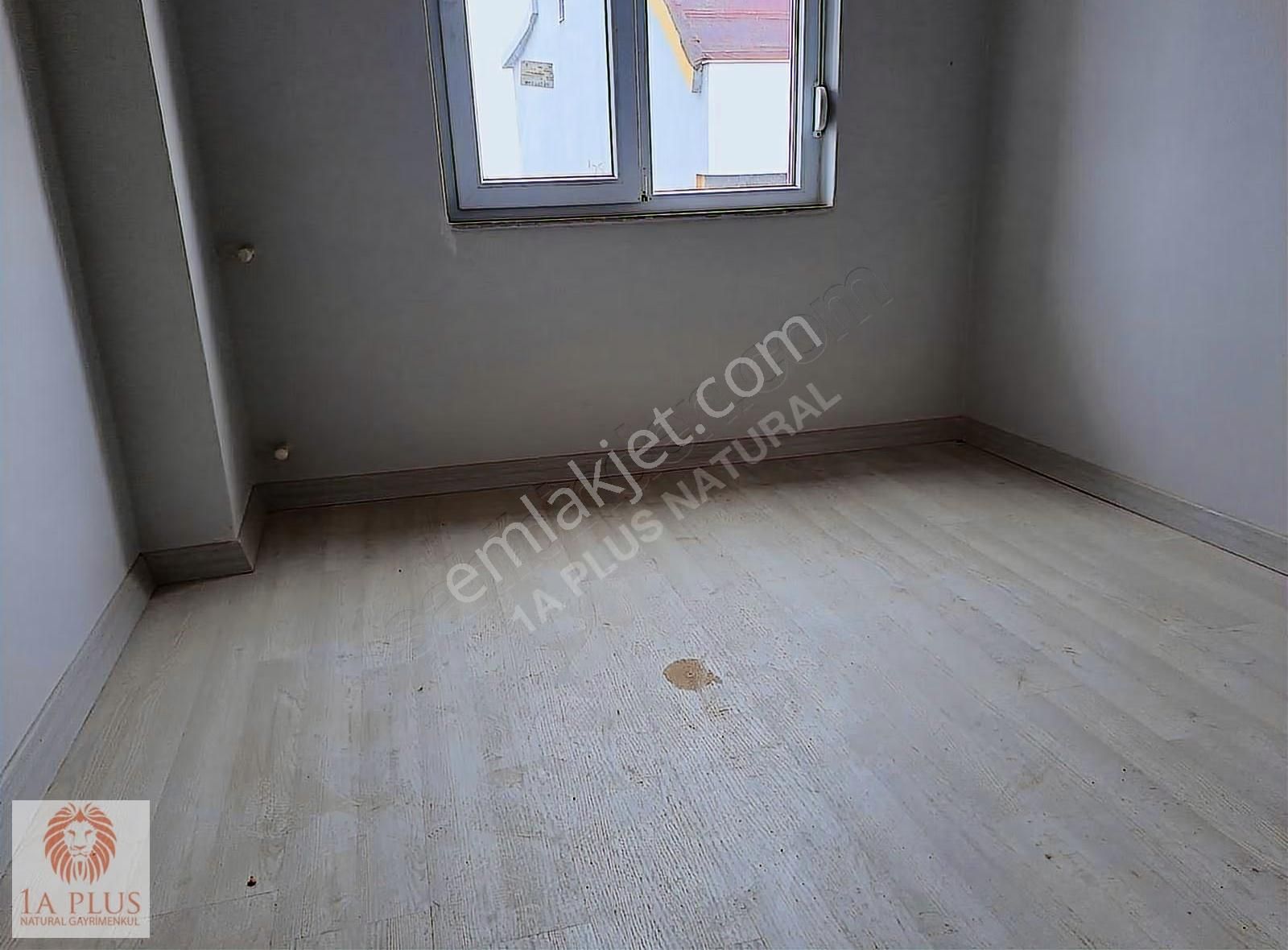 Tramvaya Çok Yakın Asansörlü Balkonlu 2+1 100m2 Satılık Daire - Görsel 4