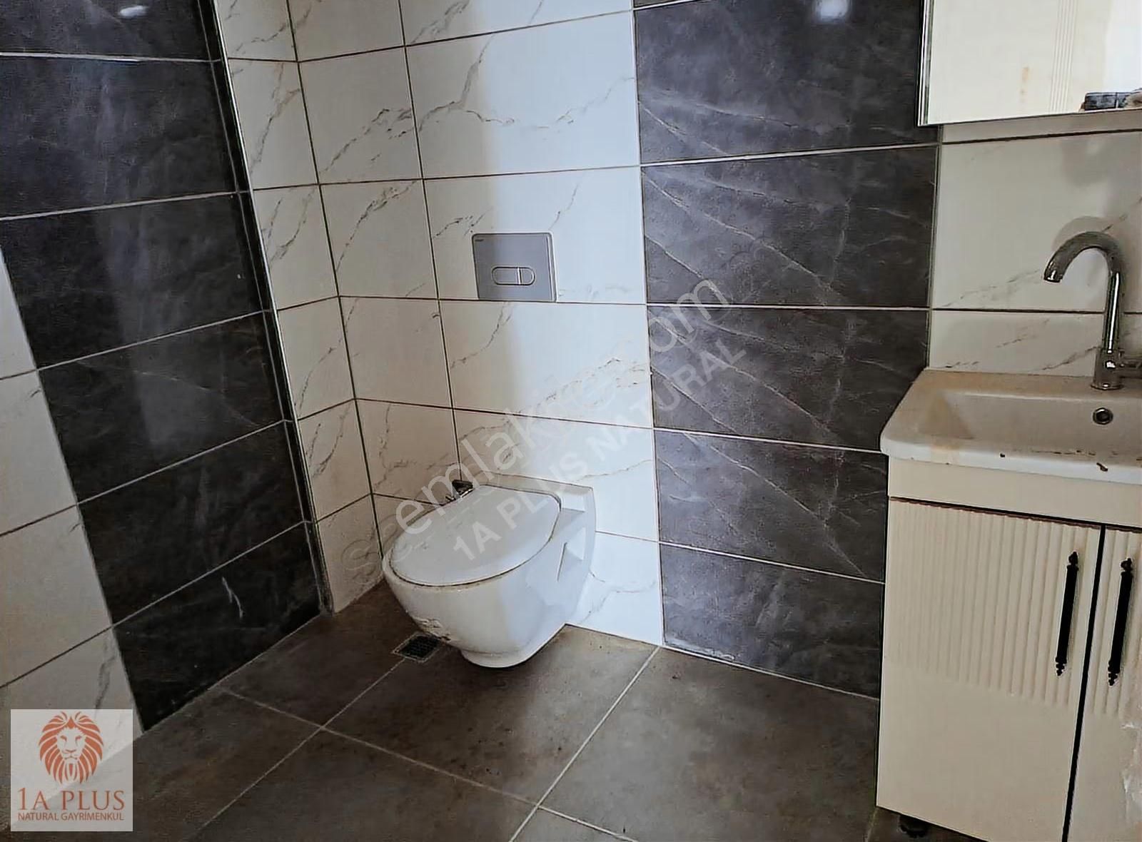 Tramvaya Çok Yakın Asansörlü Balkonlu 2+1 100m2 Satılık Daire - Görsel 2