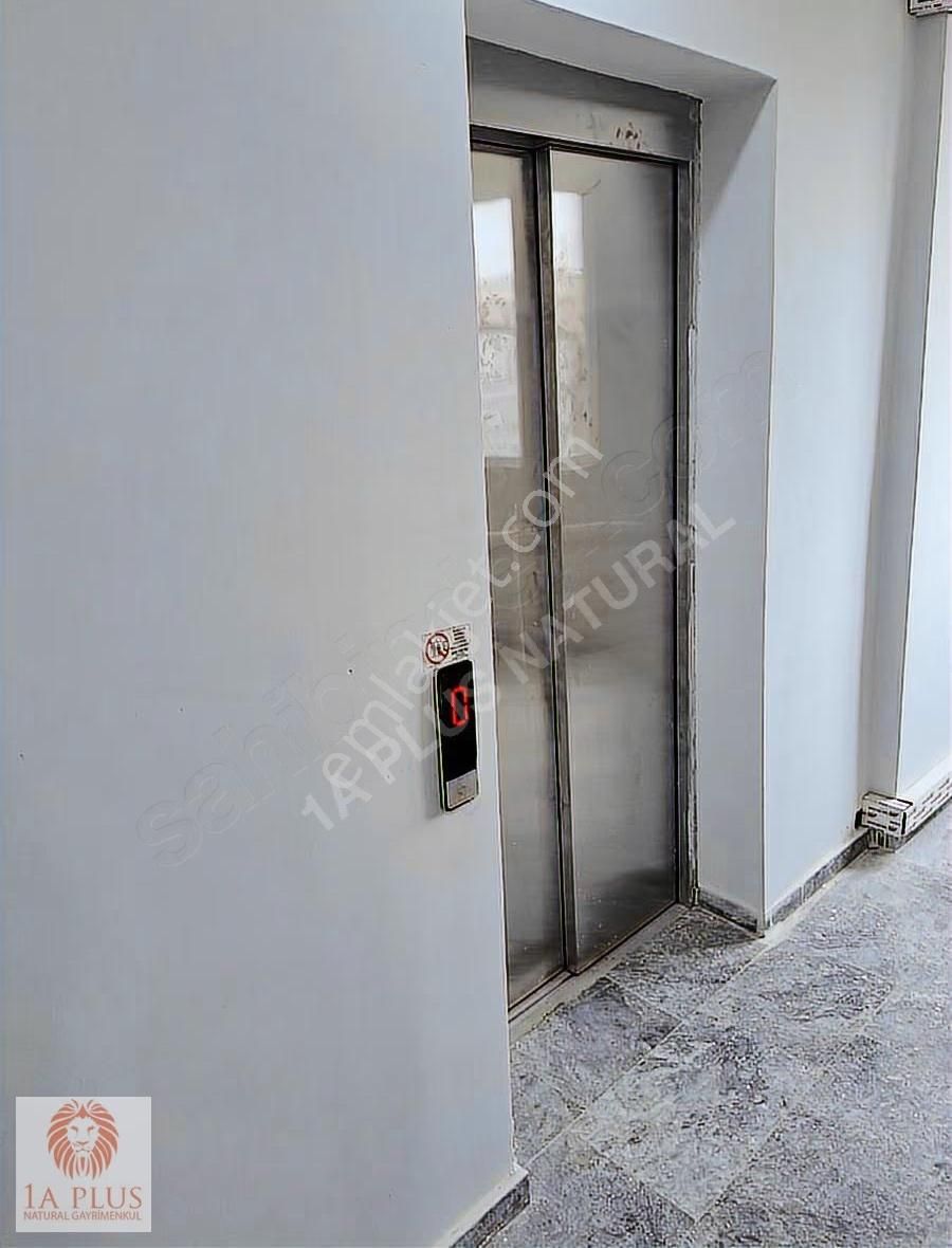 Tramvaya Çok Yakın Asansörlü Balkonlu 2+1 100m2 Satılık Daire - Görsel 3