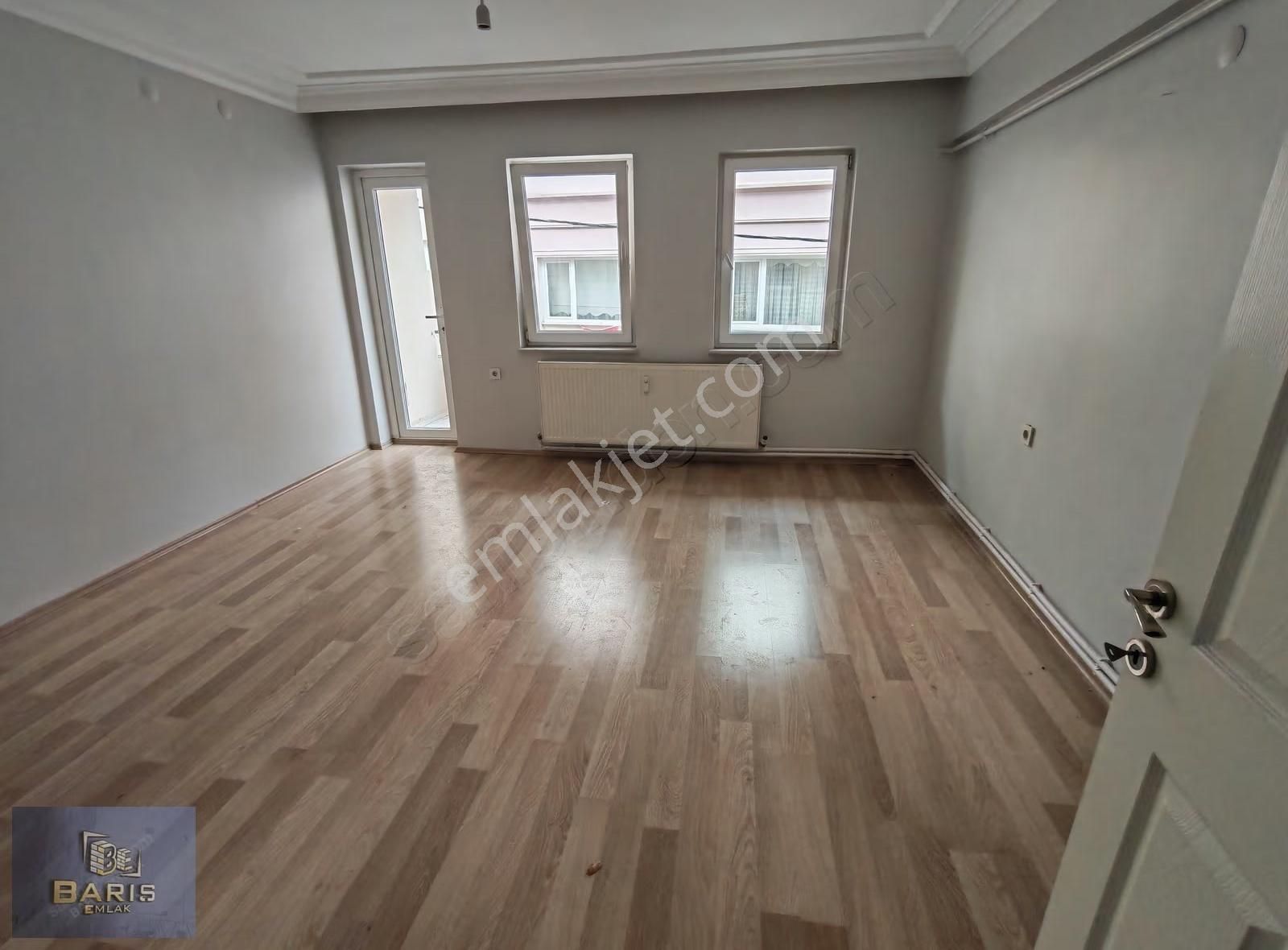 Barış Gayrimenkul'den Karaağaç'ta Ara Kat 2+1 Daire.