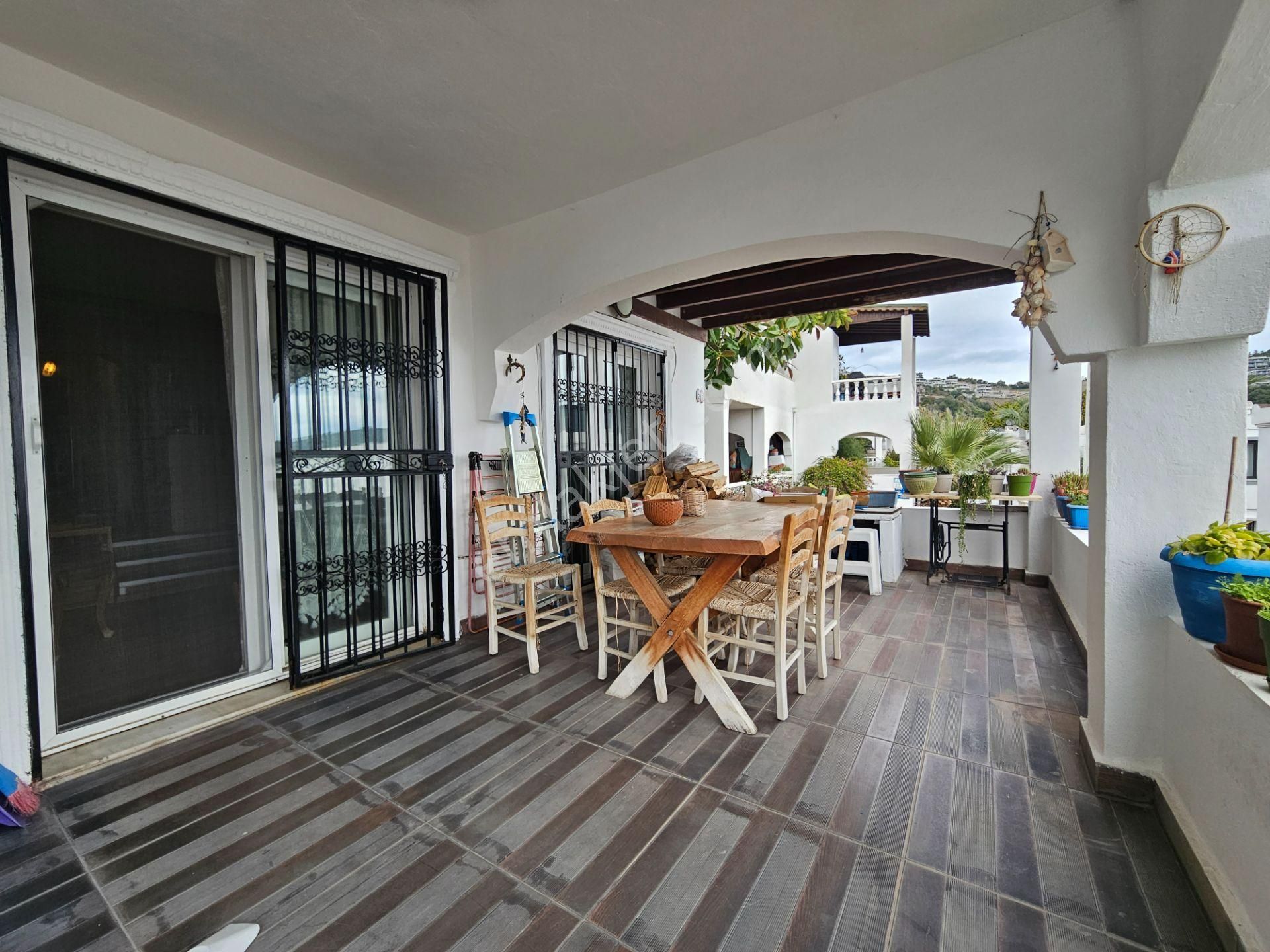 Bodrum Yeniköy Merkezi Konumda Satılık 2+1 Site İçi Daire