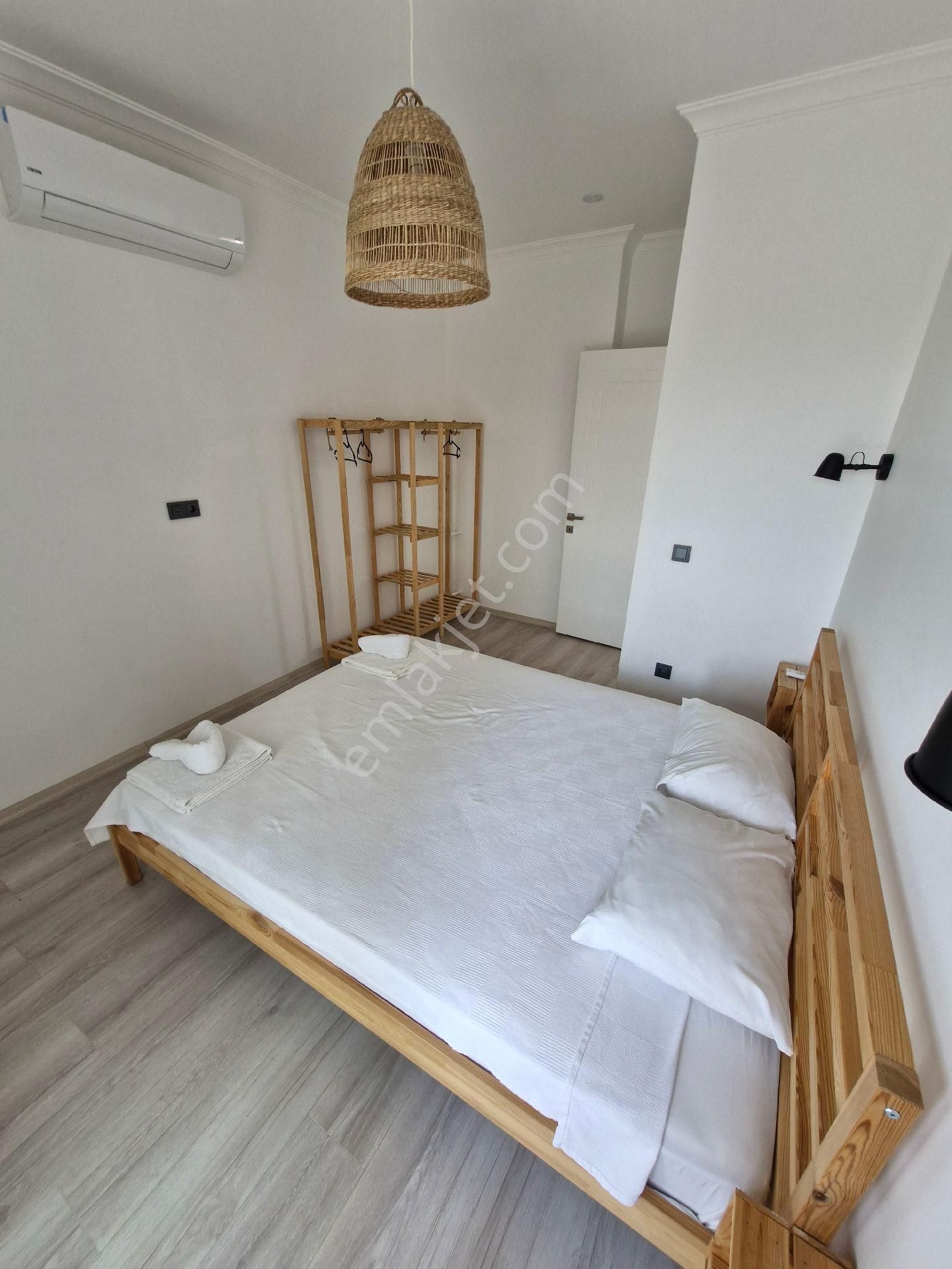 Çeşme'de Tam Müstakil Büyük Havuzlu Ultralüx Satılık - Görsel 32