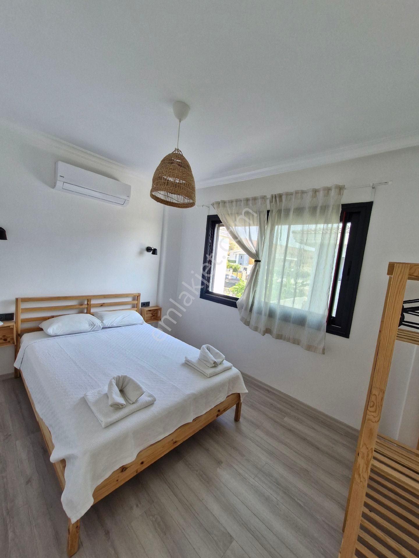 Çeşme'de Tam Müstakil Büyük Havuzlu Ultralüx Satılık - Görsel 25