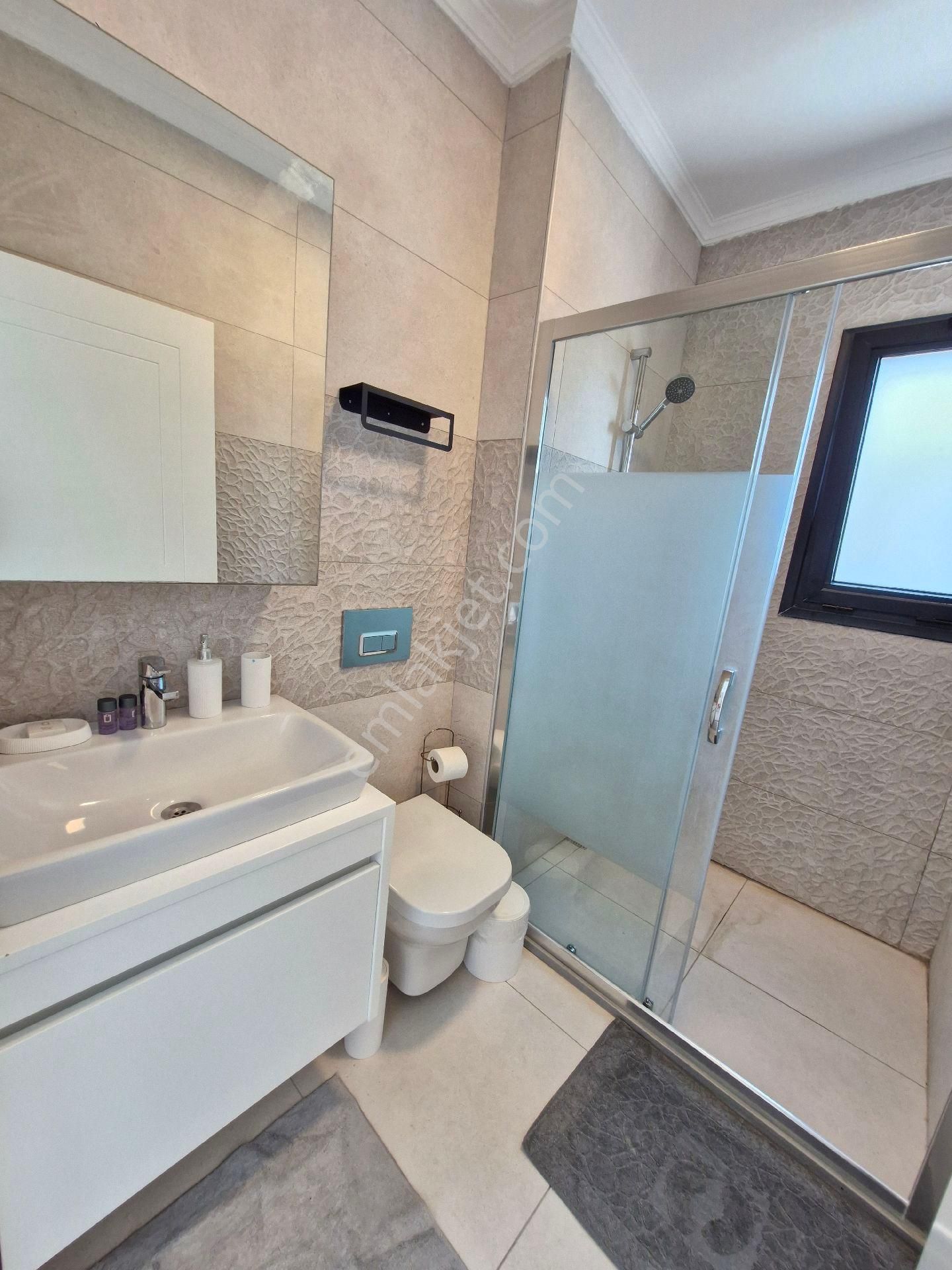 Çeşme'de Tam Müstakil Büyük Havuzlu Ultralüx Satılık - Görsel 30