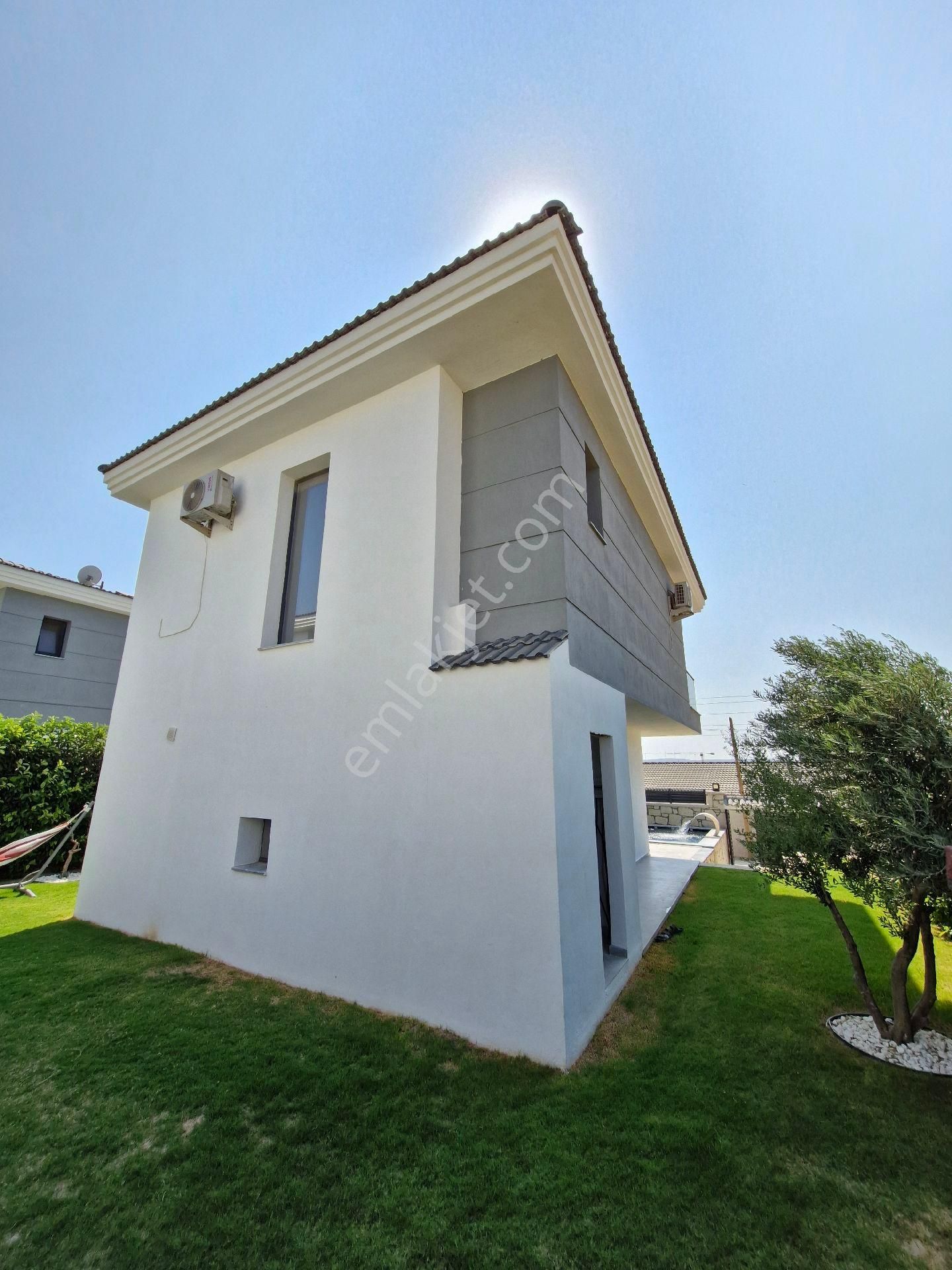 Çeşme'de Tam Müstakil Büyük Havuzlu Ultralüx Satılık - Görsel 9