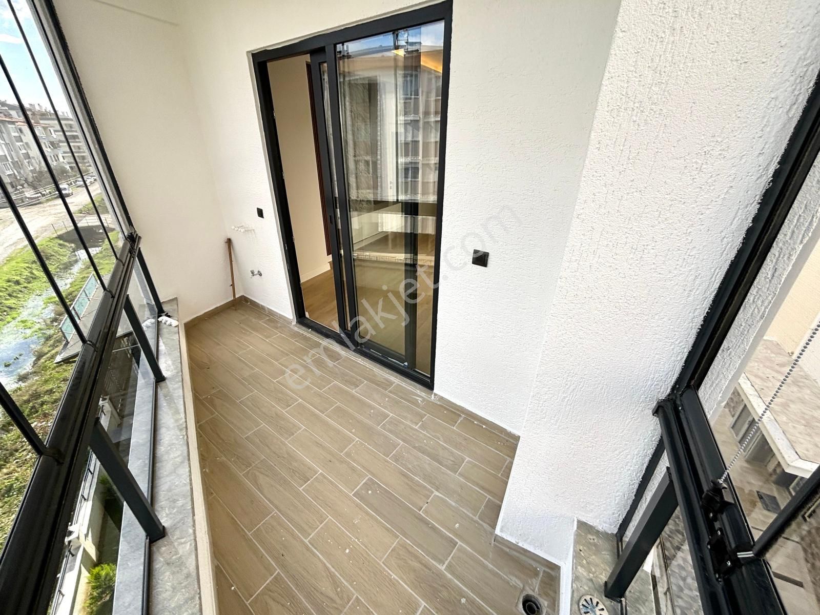 🏡 Referans'tan Altınkum'da Ön Cephe Yeni Bina Ara Kat 2+1 Daire - Görsel 12