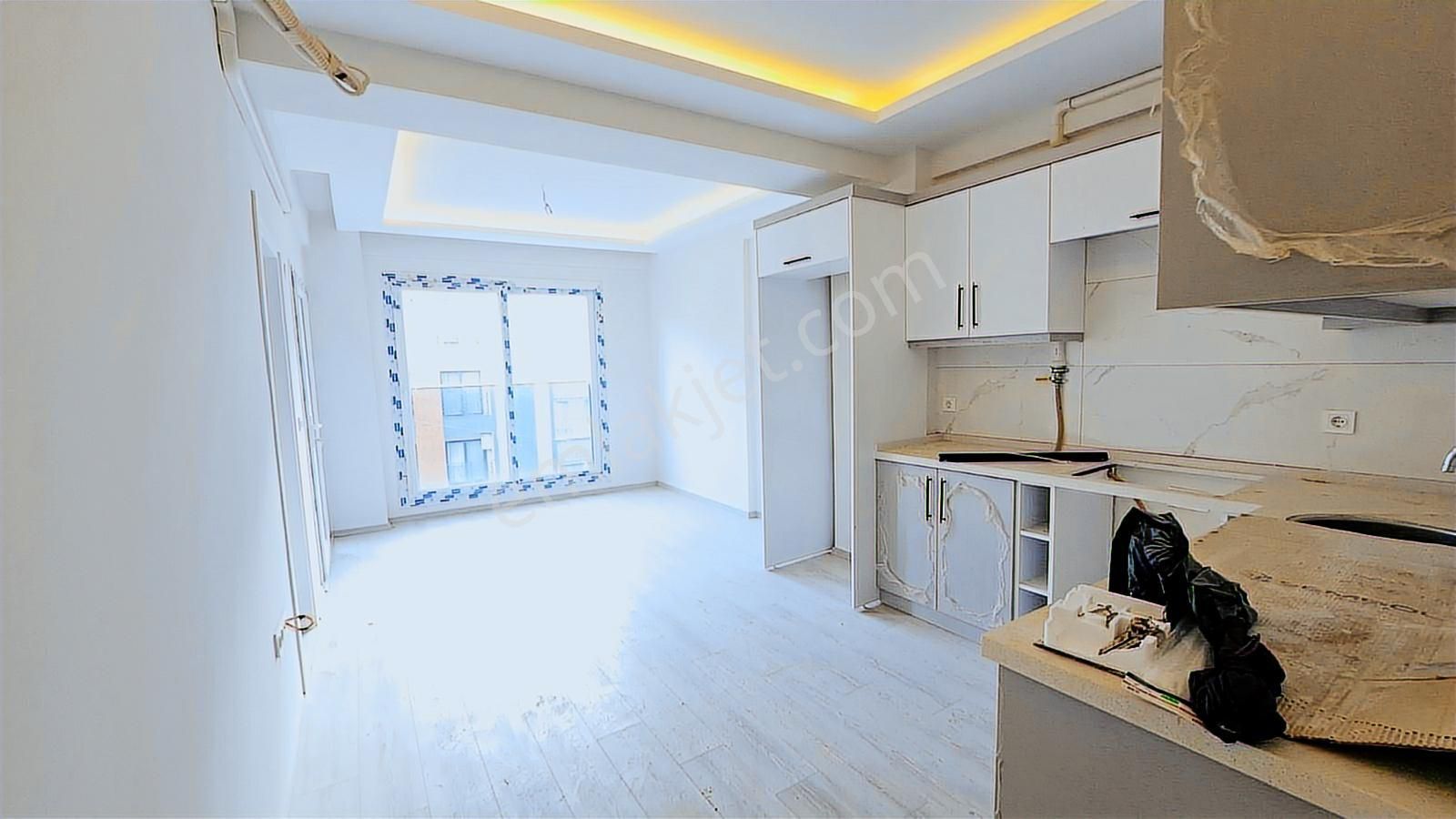 Kuşadası Merkezde Yatırıma Uygun Satılık 1+1 - Görsel 13