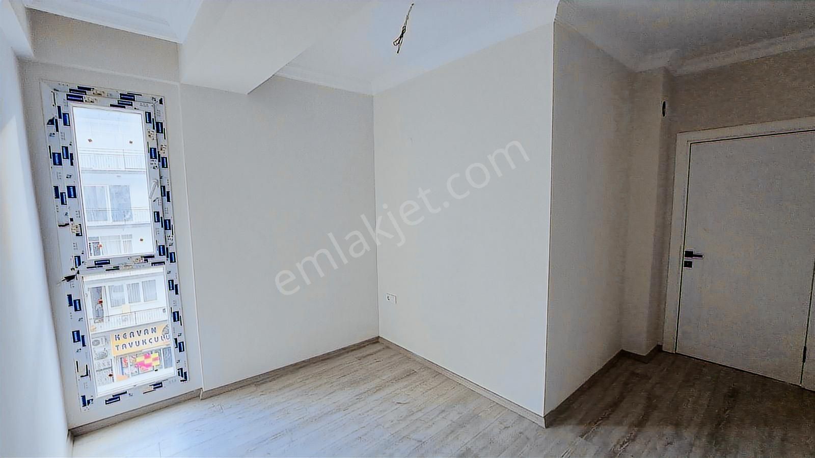 Kuşadası Merkezde Yatırıma Uygun Satılık 1+1 - Görsel 2