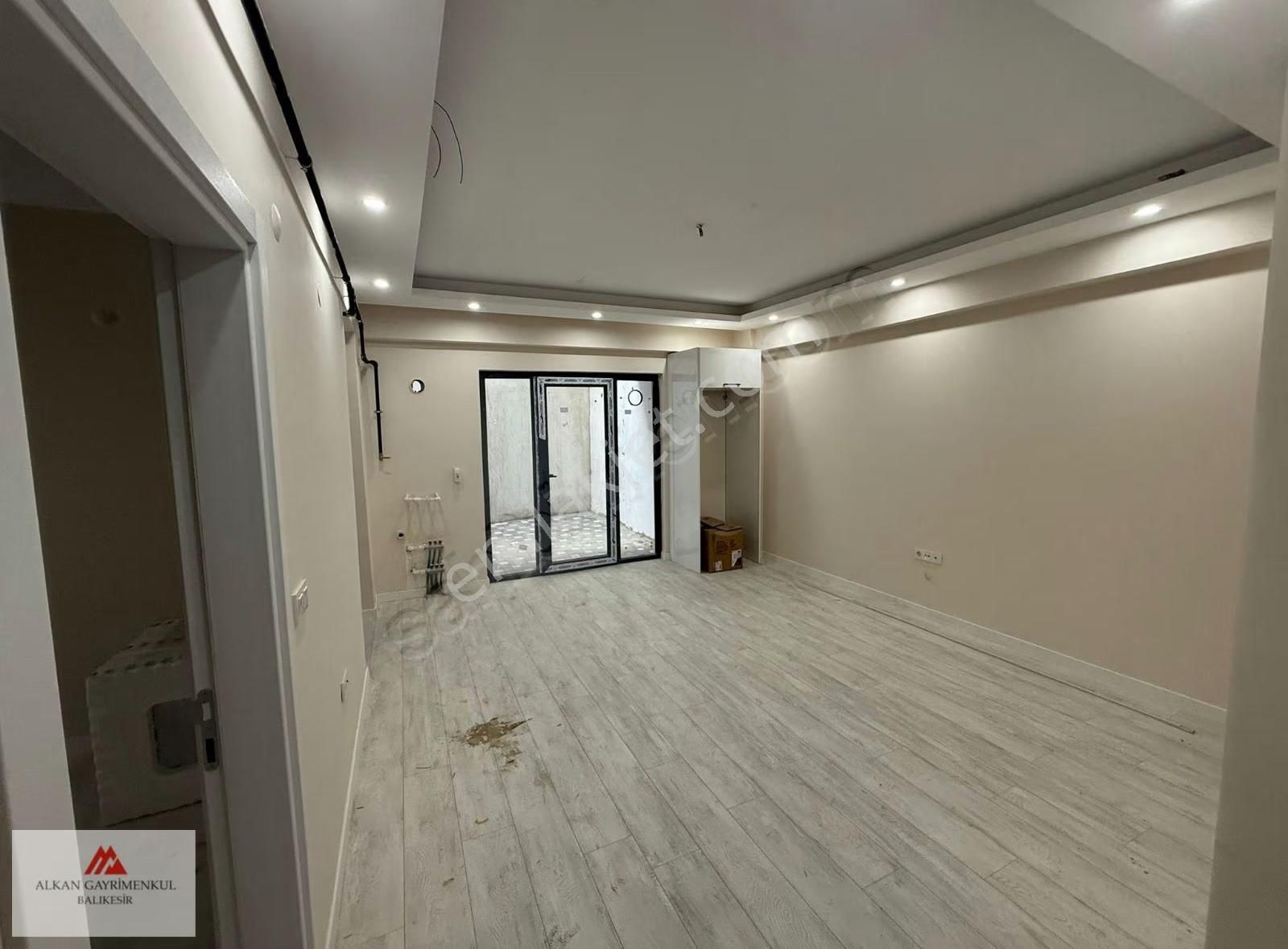 Cakmak Caddesi Sıfır 1+1 Fırsat Satılık Daıre