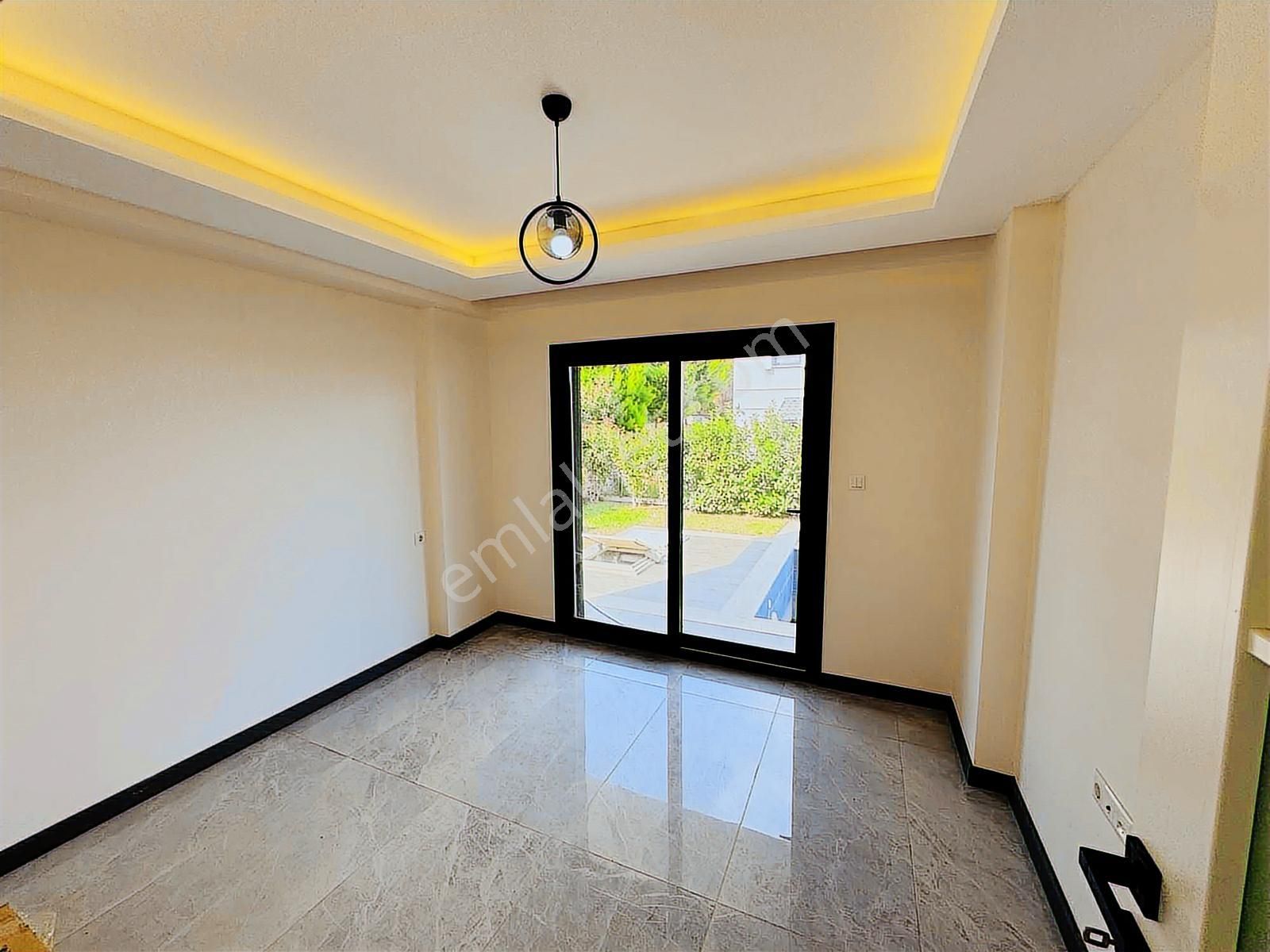 Kuşadası Davutlar'da 360m2 Arsa İçinde Satılık 5+1 Villa - Görsel 7