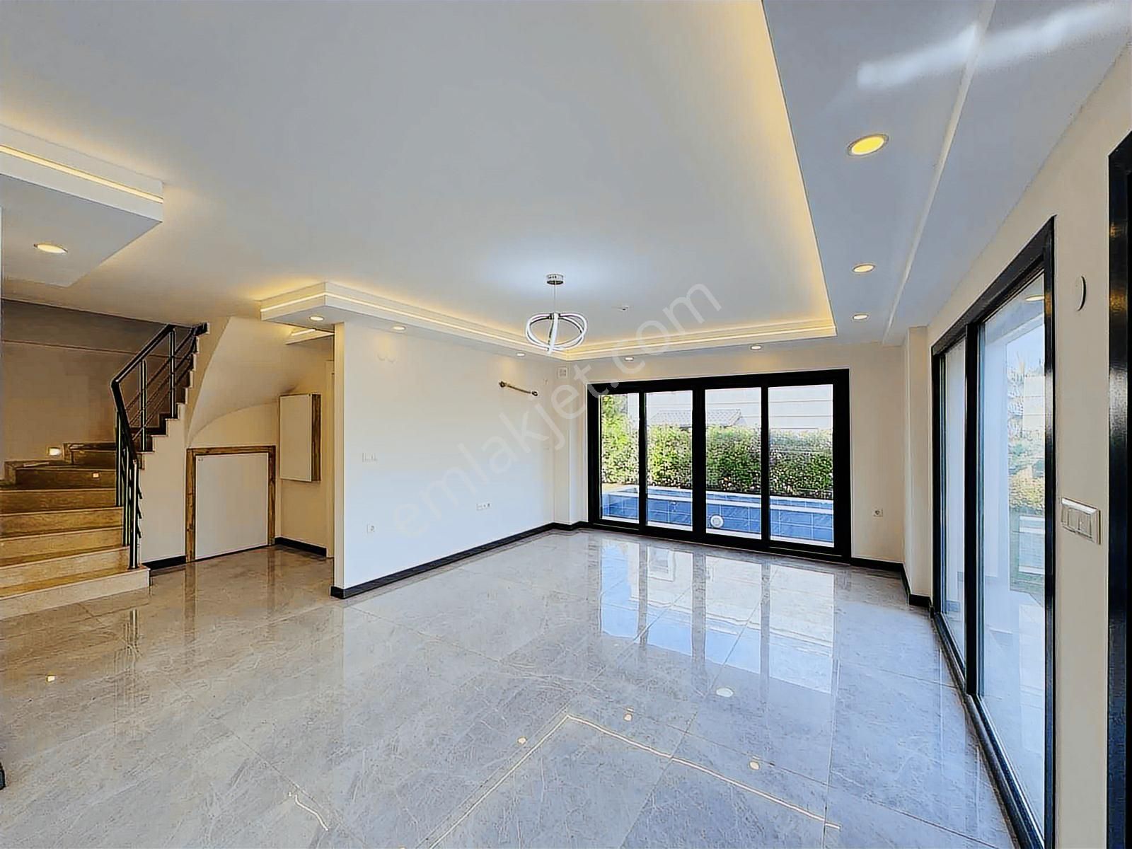 Kuşadası Davutlar'da 360m2 Arsa İçinde Satılık 5+1 Villa - Görsel 25