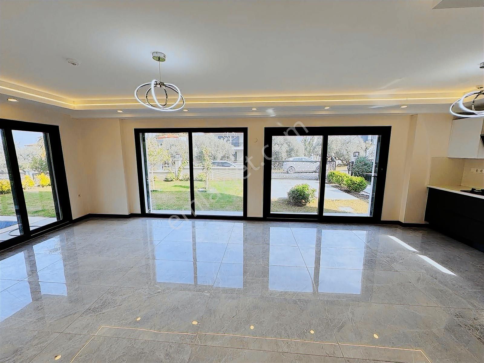 Kuşadası Davutlar'da 360m2 Arsa İçinde Satılık 5+1 Villa - Görsel 5