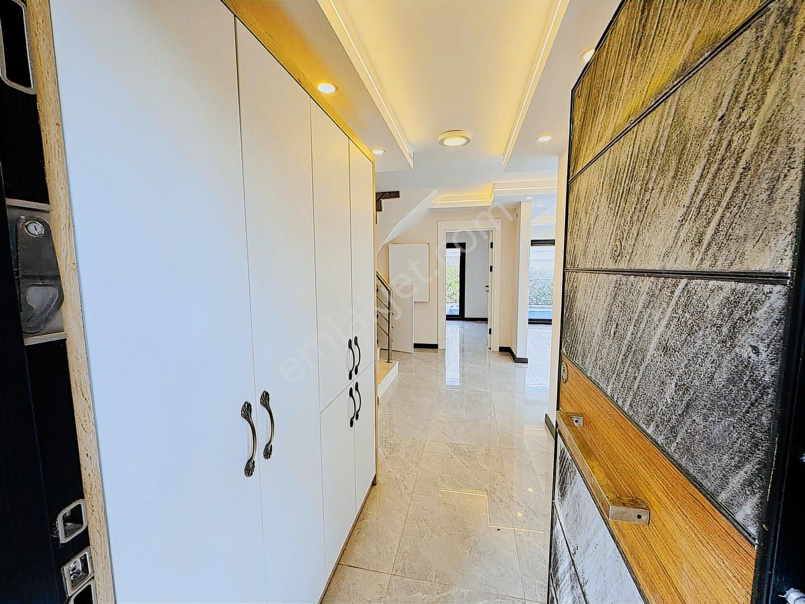Kuşadası Davutlar'da 360m2 Arsa İçinde Satılık 5+1 Villa - Görsel 21