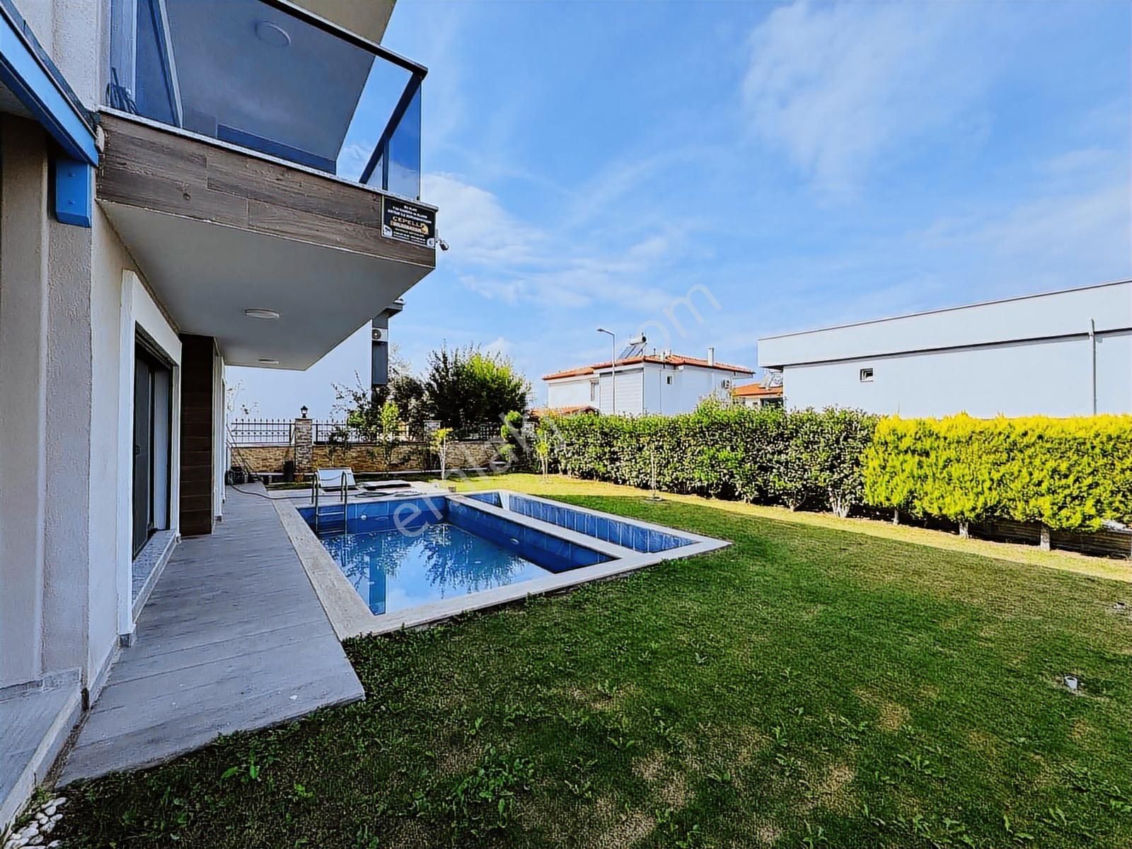 Kuşadası Davutlar'da 360m2 Arsa İçinde Satılık 5+1 Villa - Görsel 24