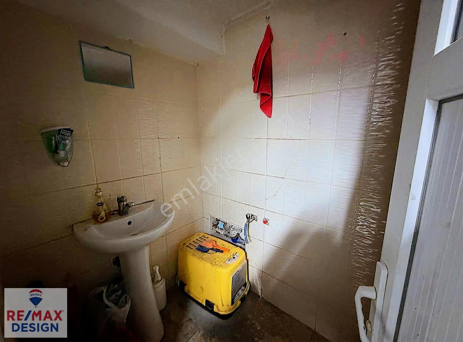 Çarşı Eski Reji Satılık Dükkan Remax Desıgn - Görsel 9