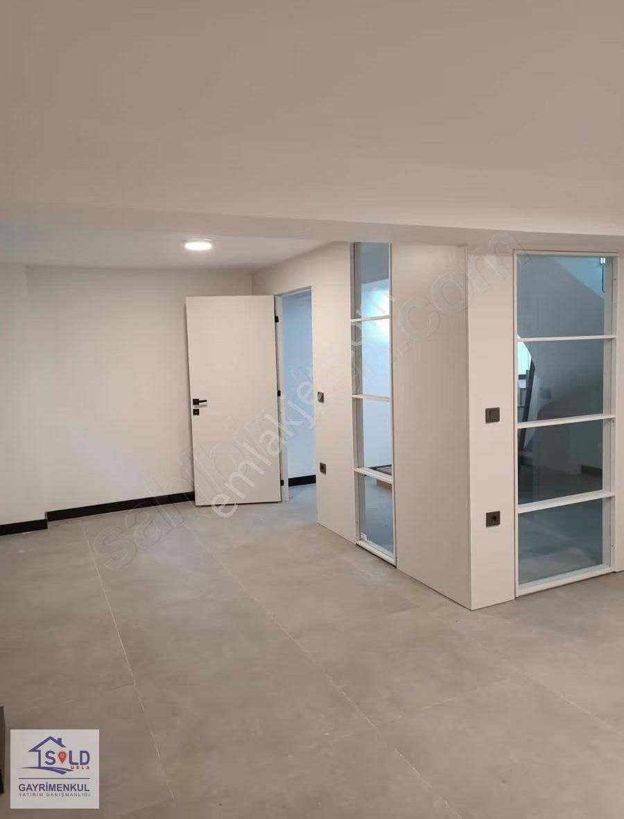 Urla Kalabak'ta Satılık Lüks Villa - Görsel 12