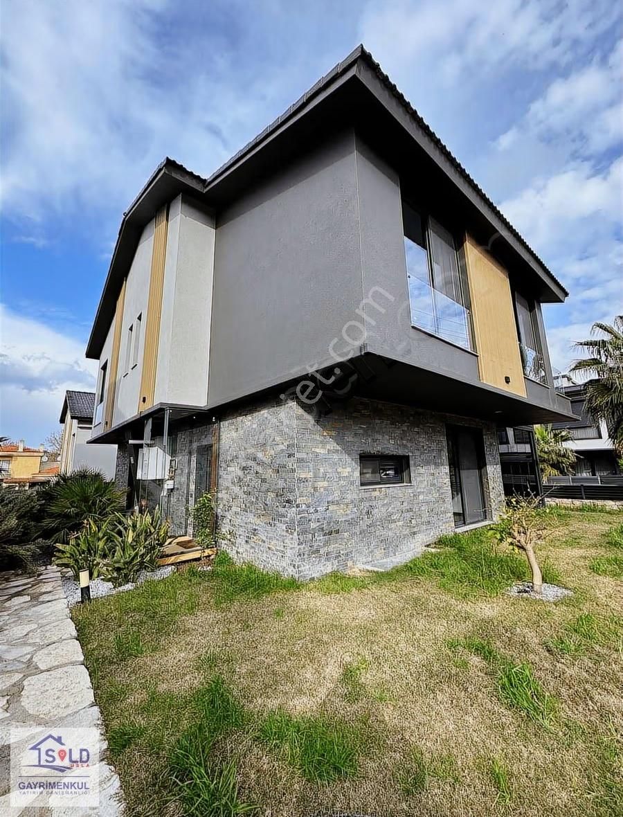 Urla Kalabak'ta Satılık Lüks Villa - Görsel 11