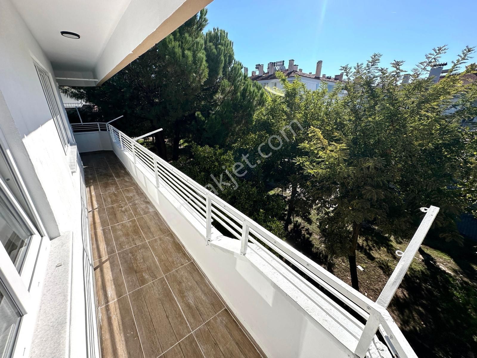 🏡 Referans'tan Akçay'da Şık Tasarımlı 2+1 Daire - Görsel 16