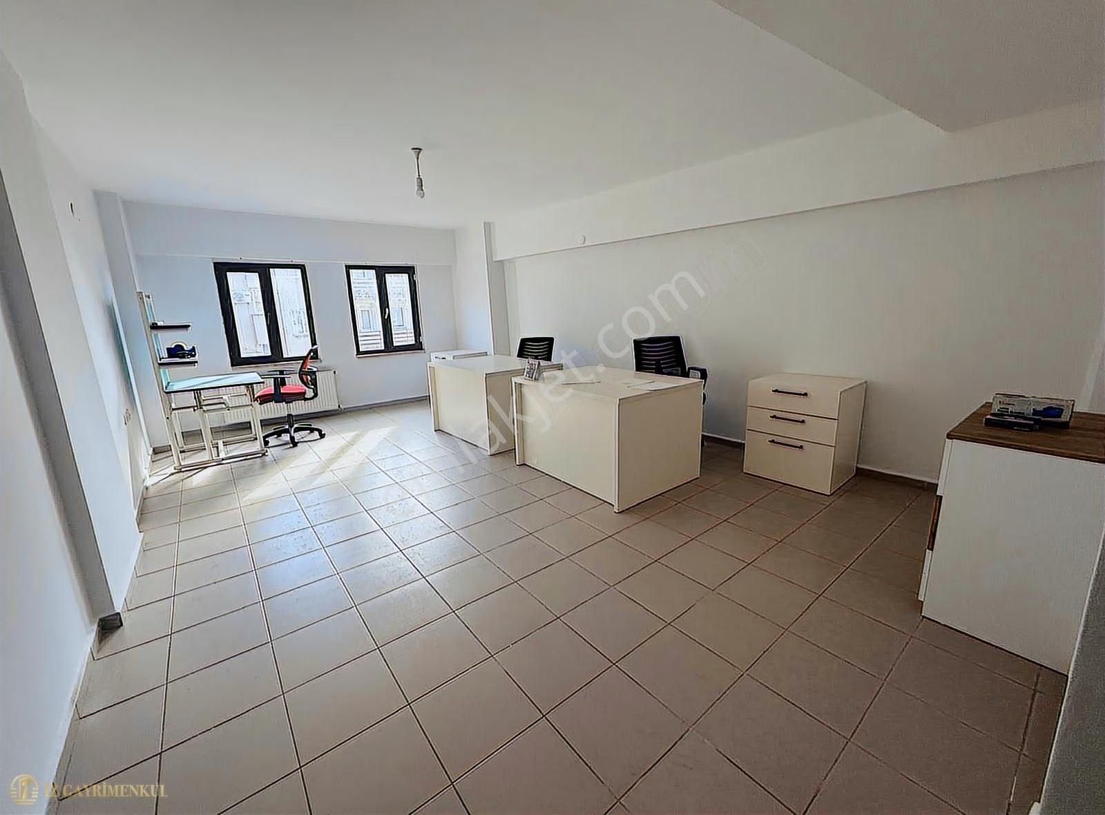Çanakkale Merkez Belediyenin Karşısında Kiralık 2+1 Ofis - Görsel 12