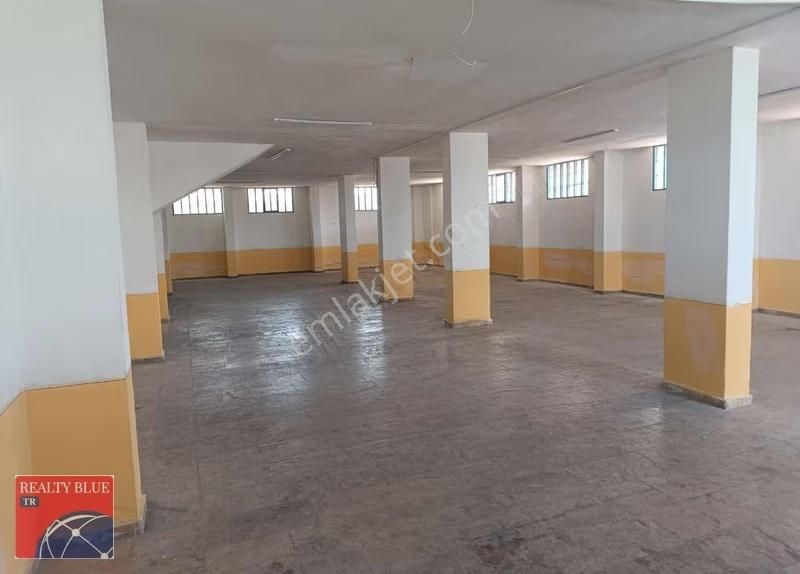 Ataşehır Düz Giriş 200 M2 İş Yeri