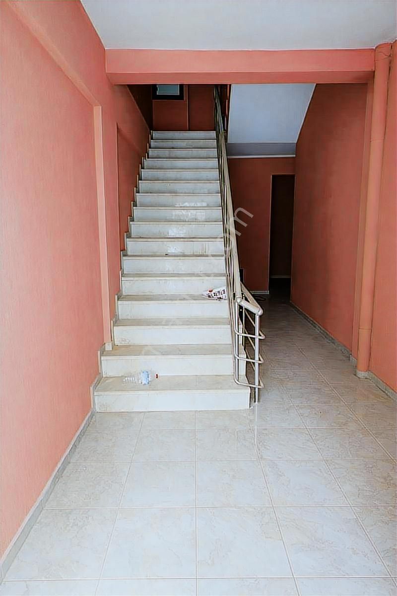 Araçla Takas Olur Dükkan Üstü Orta 2 Nolu 1+1 Daire - Görsel 12