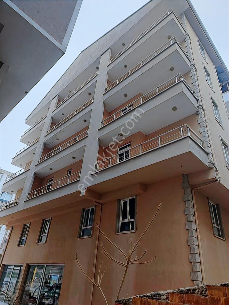 Araçla Takas Olur Dükkan Üstü Orta 2 Nolu 1+1 Daire - Görsel 11